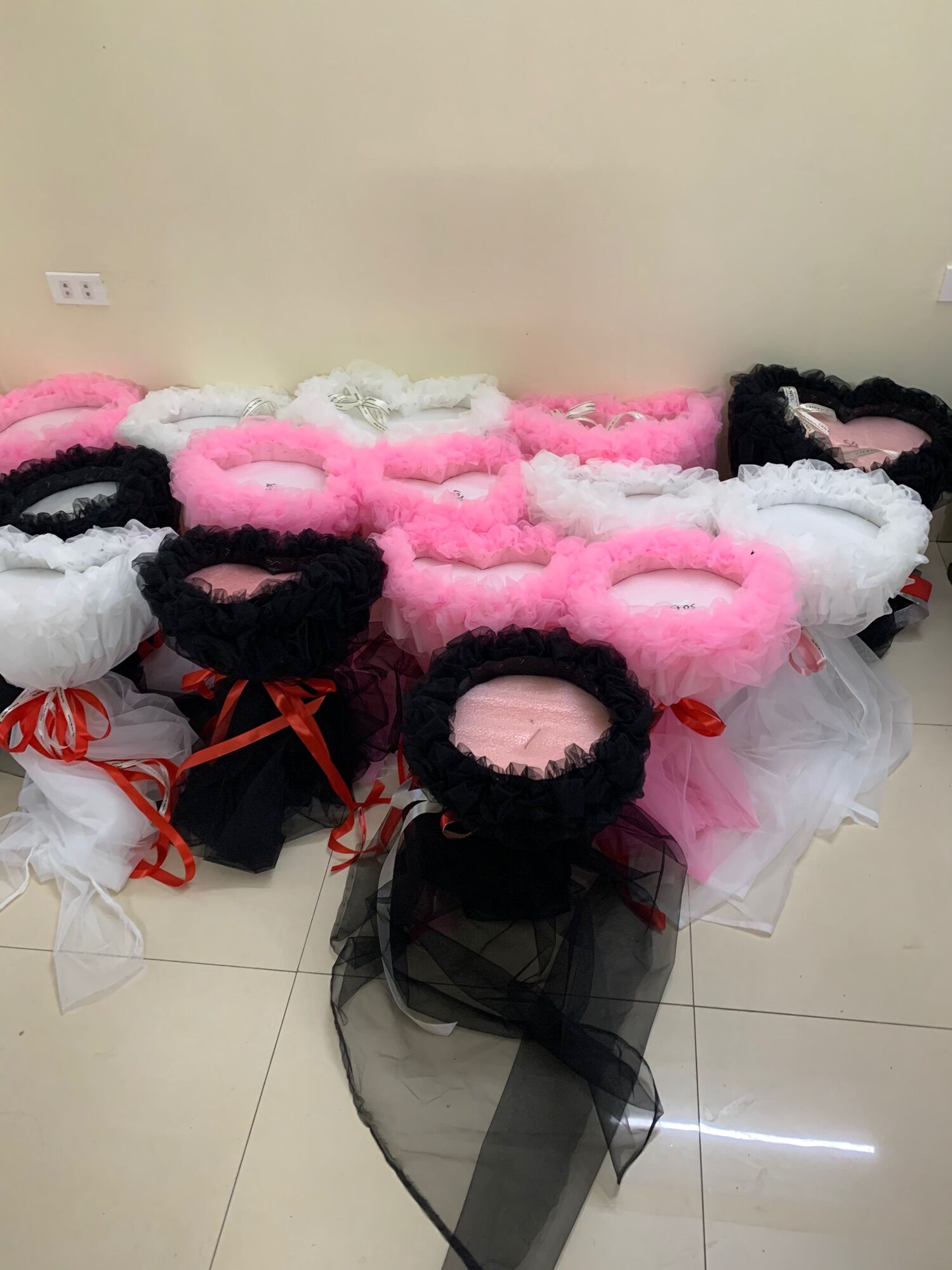 Cốt cắm hoa sáp