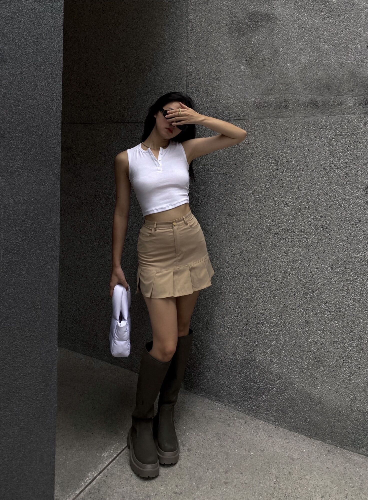Greenstuffs - Áo thun trắng nữ ba lỗ basic - Tank top