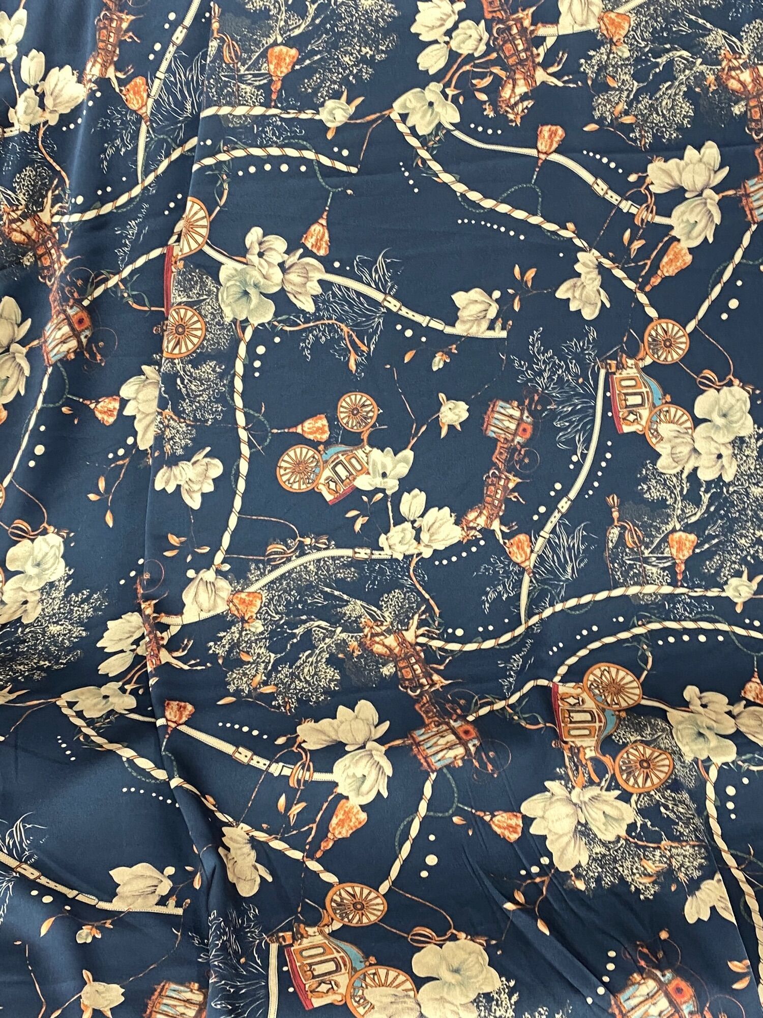 Vải lụa satin hoa cỗ xe ngựa nền Đen may đầm áo dài nữ