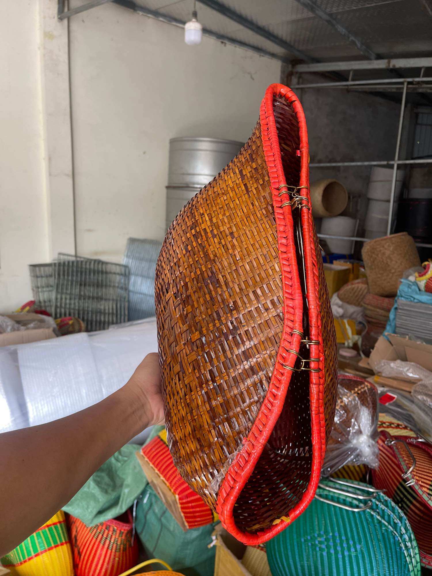 Làn tre dùng cho gà chọi