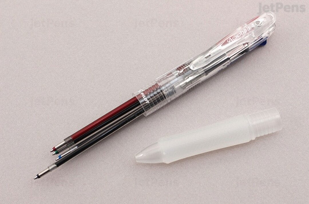 BÚT BI PILOT ACROBALL 4 NGÒI 0.7 THÂN TRONG SUỐT (MADE IN JAPAN)