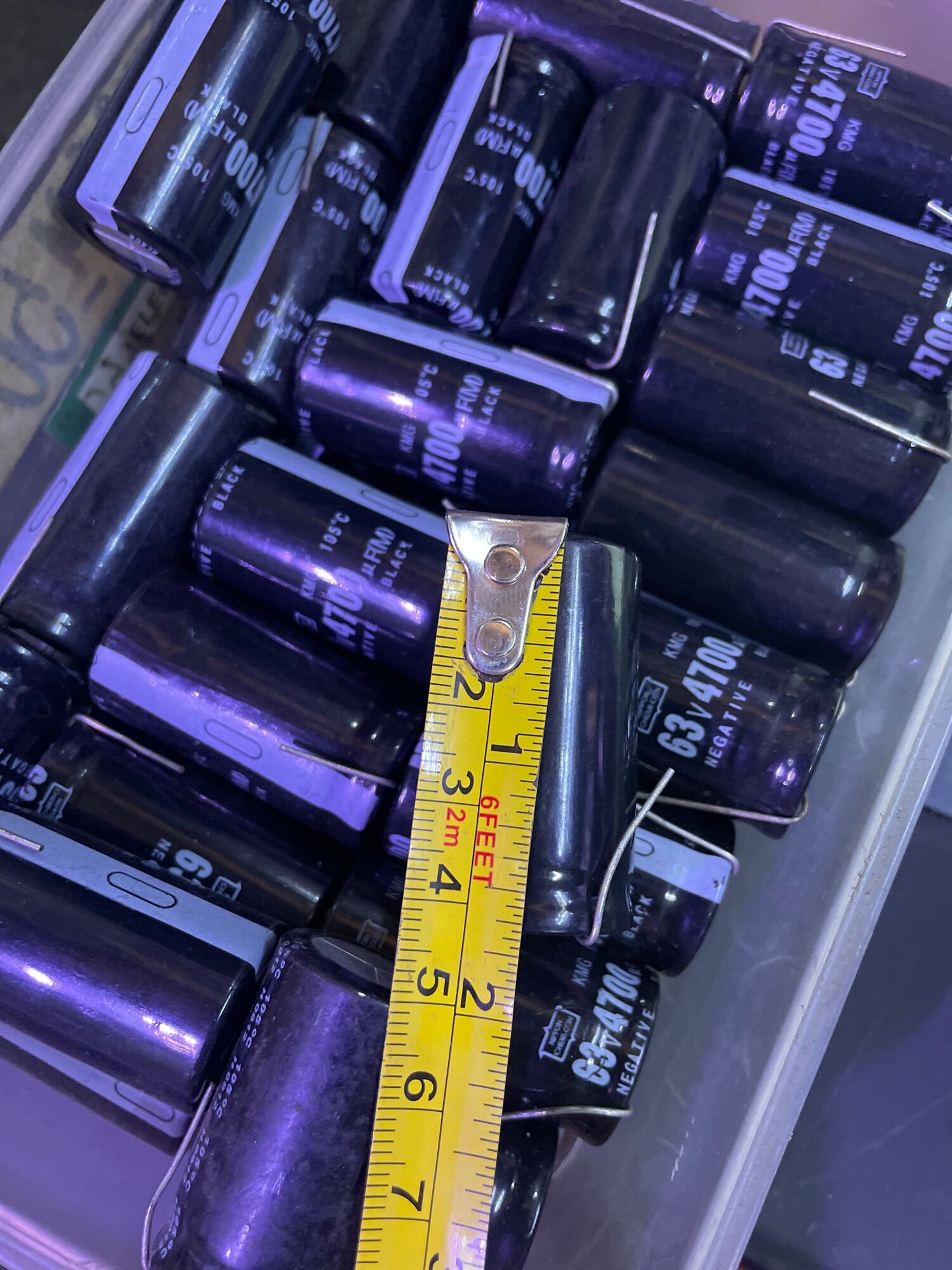 Set 2 tụ 4700M 63V