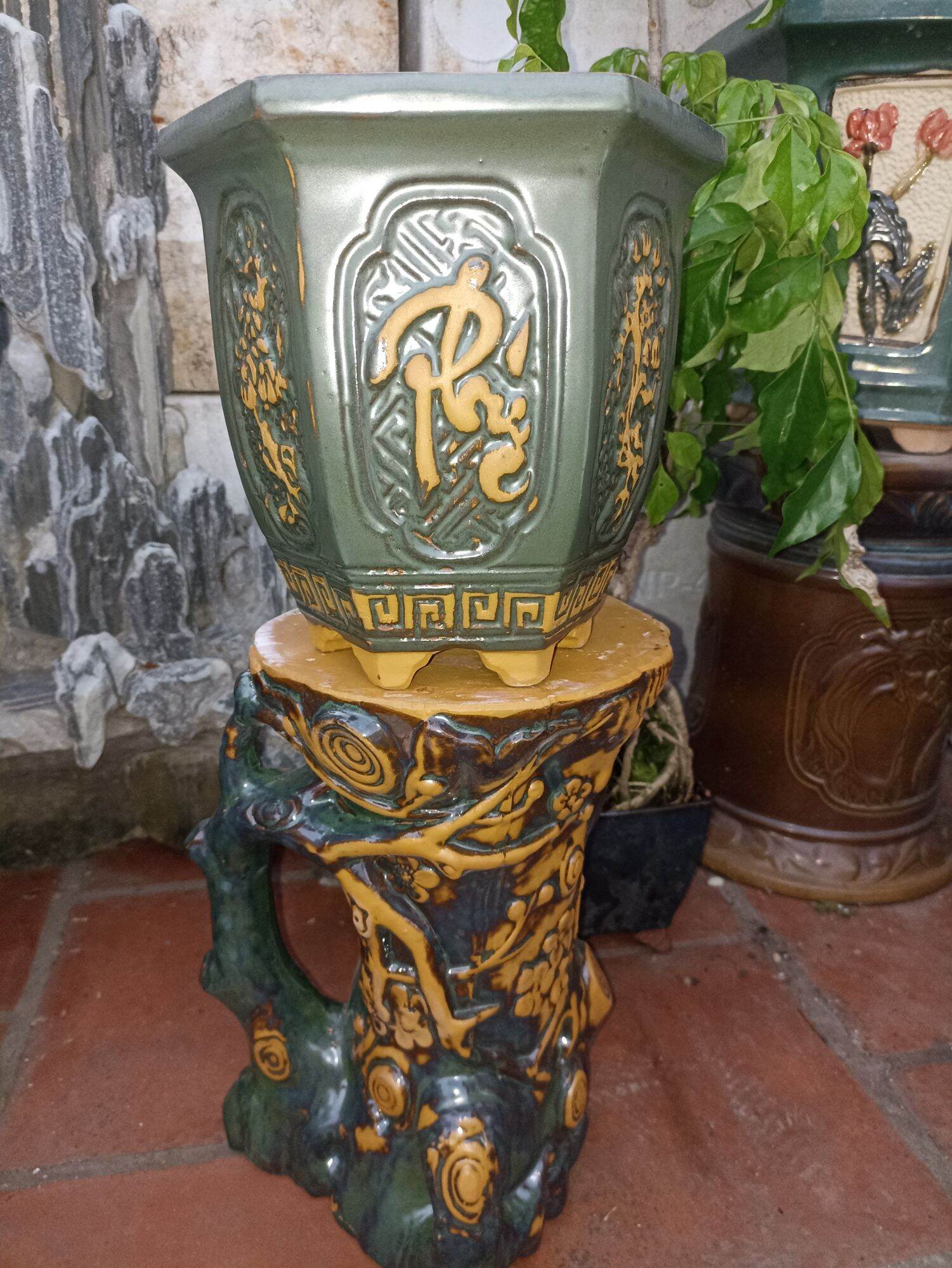 Chậu lục giác dáng cổ