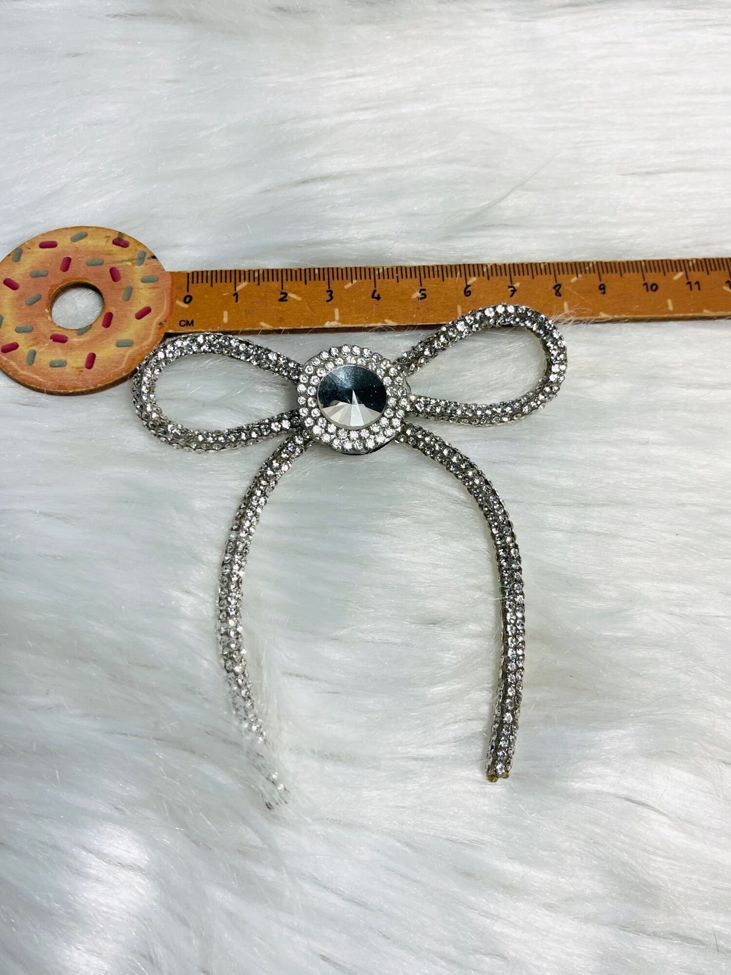Cài áo full đâ lấp lánh. KT 8x9cm