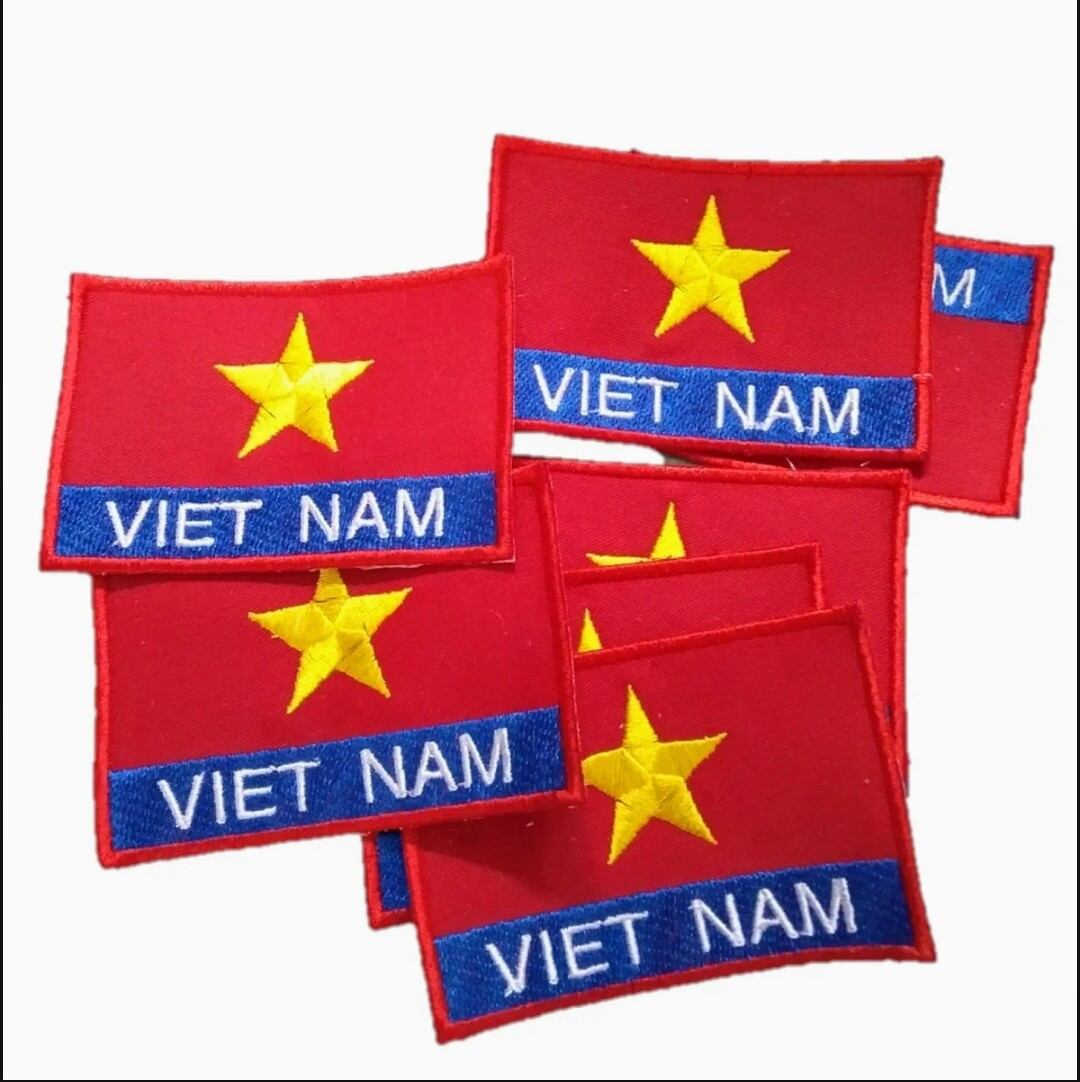Cờ việt nam may vào áo