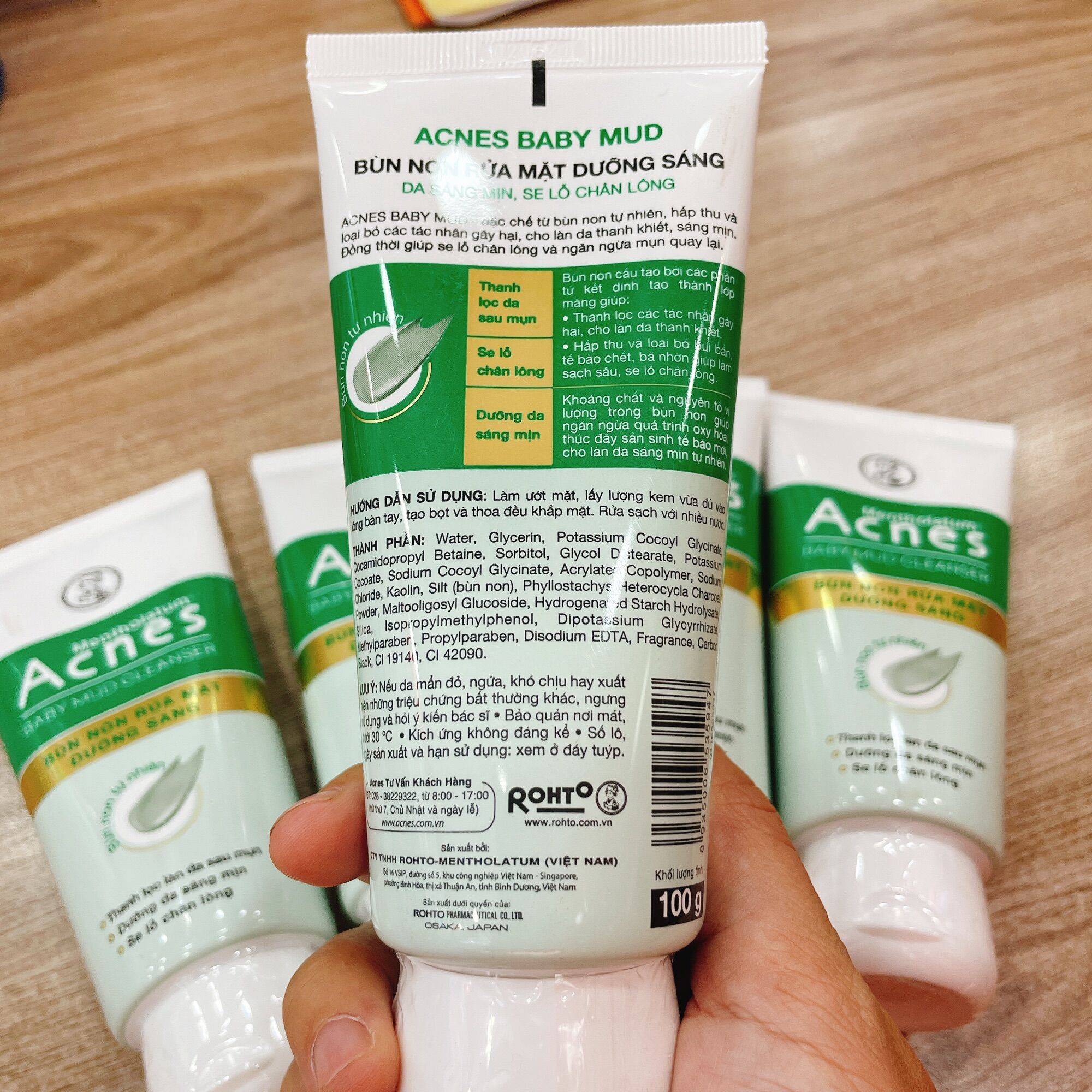 Sữa rửa mặt Acnes bùn non dưỡng sáng da 100g