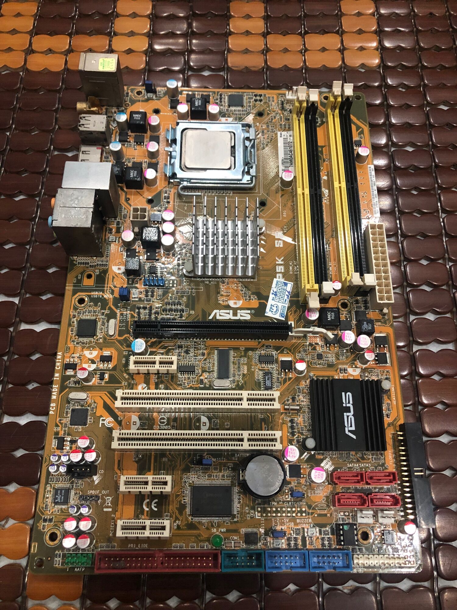 Main p35 asus 4 khe ram d2 support 8gb kèm fe