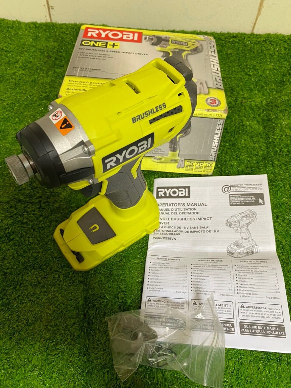 Thân máy bắn vít Ryobi P238 chua pin chưa sạc