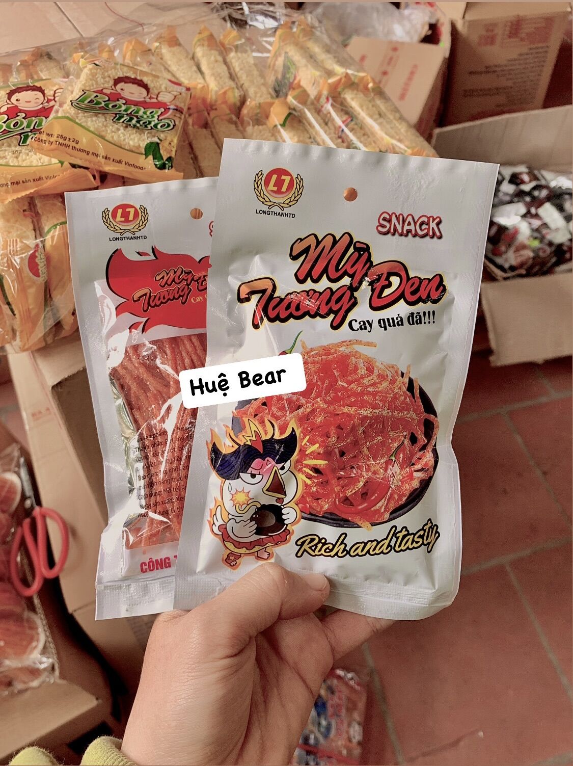 10gói snack mỳ tương đen