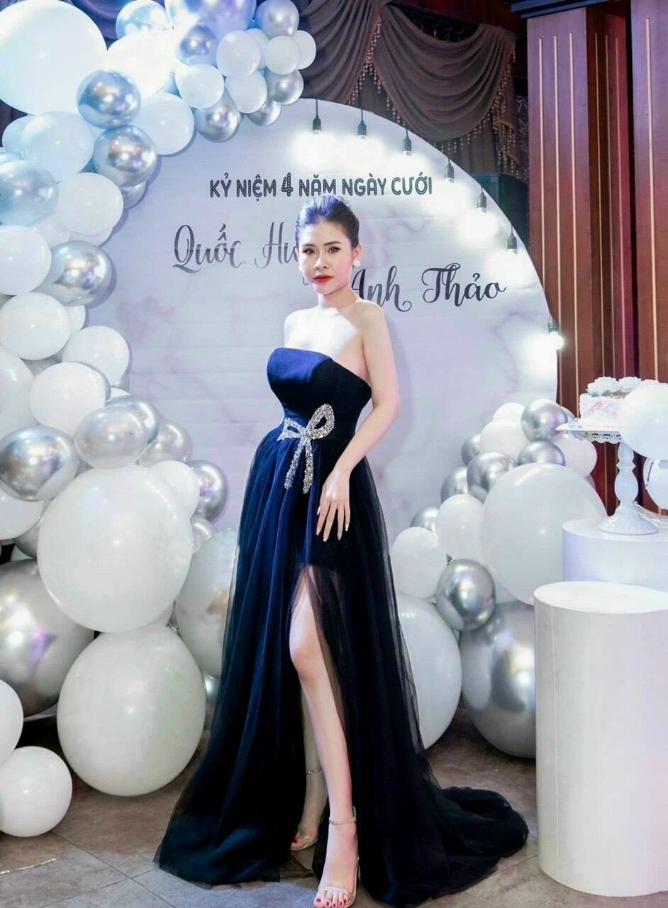 ĐẦM NHUNG CÚP NGỰC XẺ ĐÙI KẾT NƠ ĐÁ (hình thật)