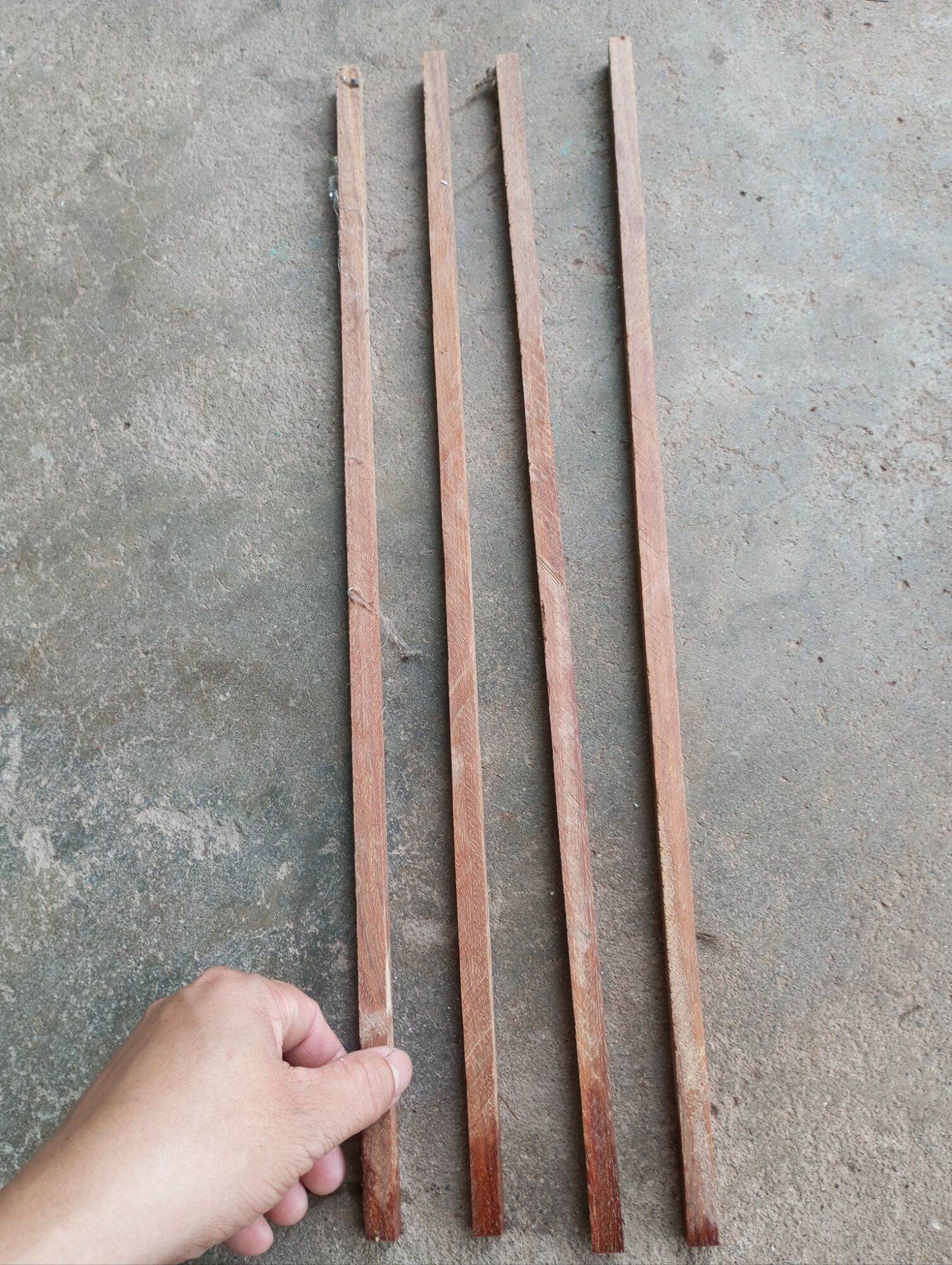 Thanh gỗ lim vuông 0,9cm dài 40-50cm