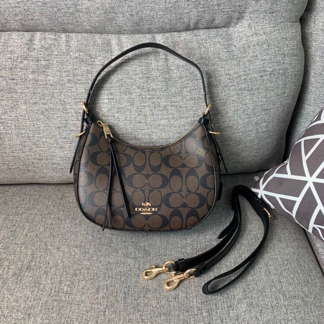 Túi C0ach Kleo Hobo trẻ trung