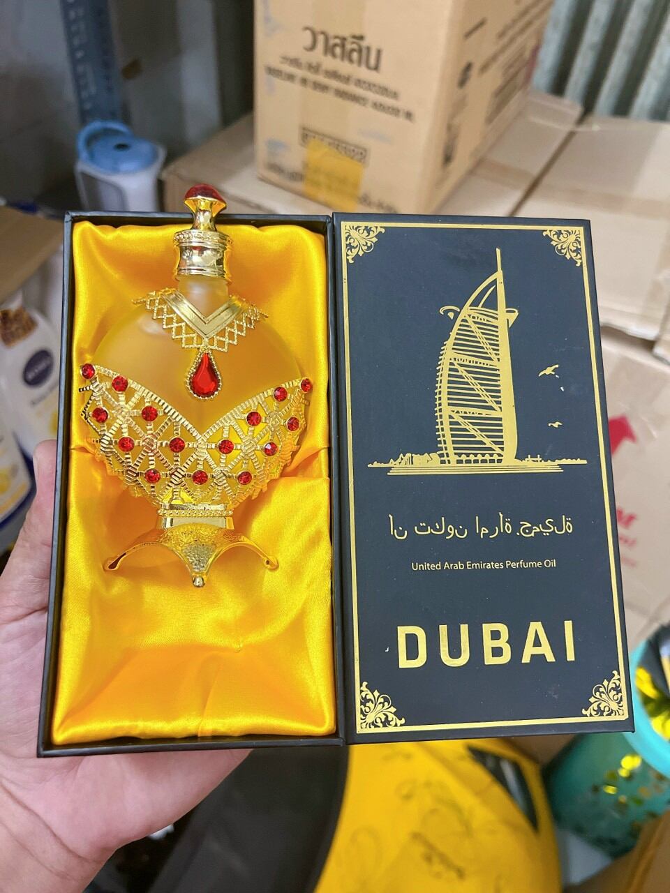 Nước hoa dubai nữ hoàng chai lớn thơm dai