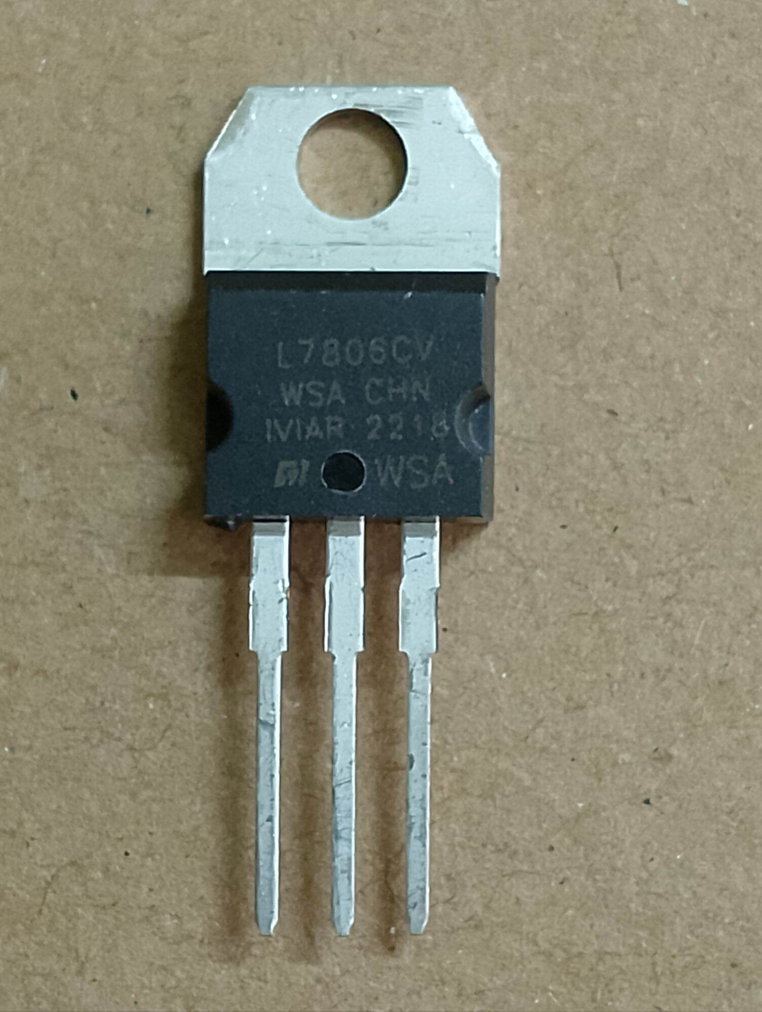 IC ổn áp