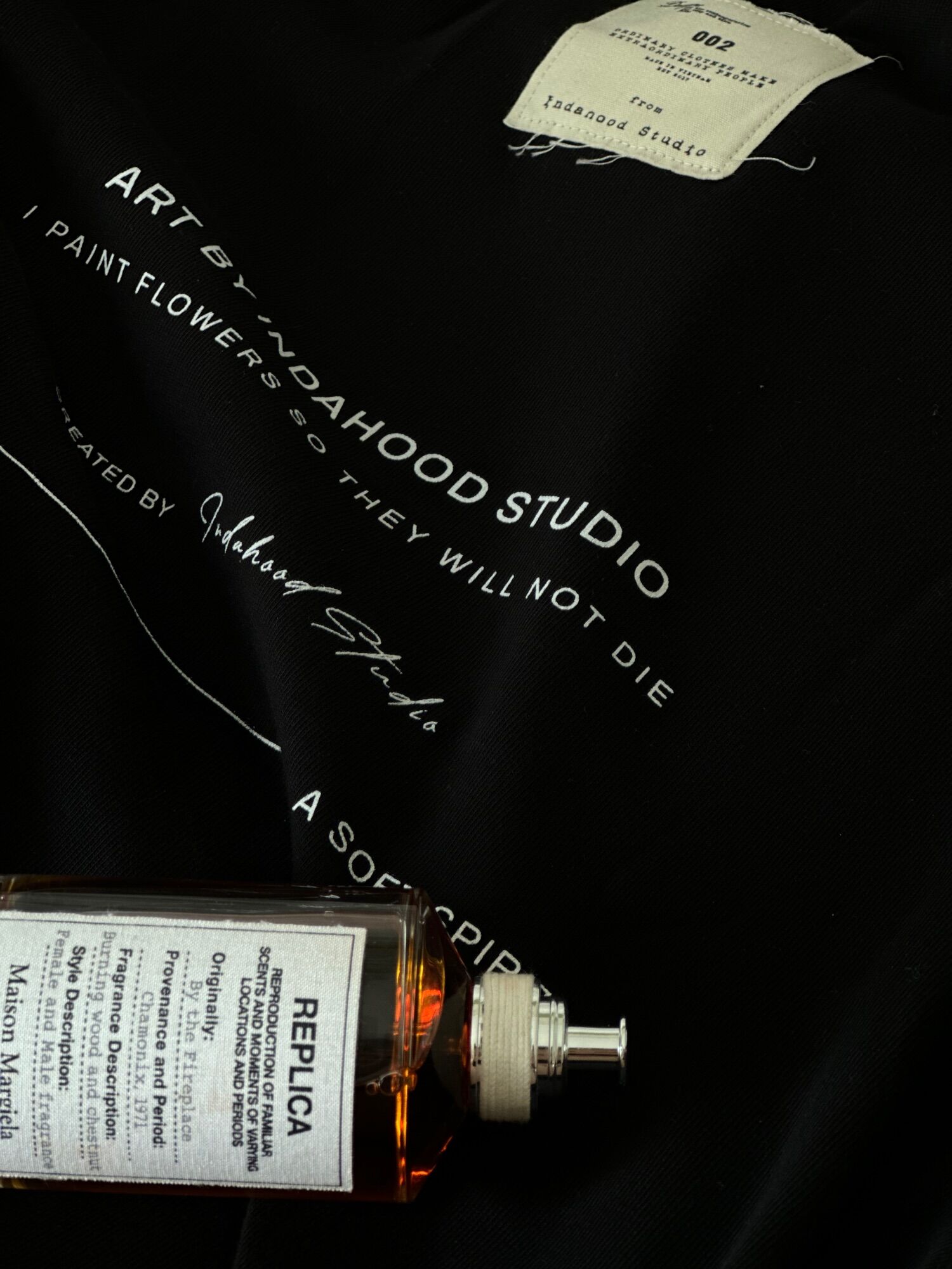 ÁO THUN DẬP NỔI ( MẶT TRƯỚC ) “i” DESIGN TAY RAGLAN INDAHOOD STUDIO