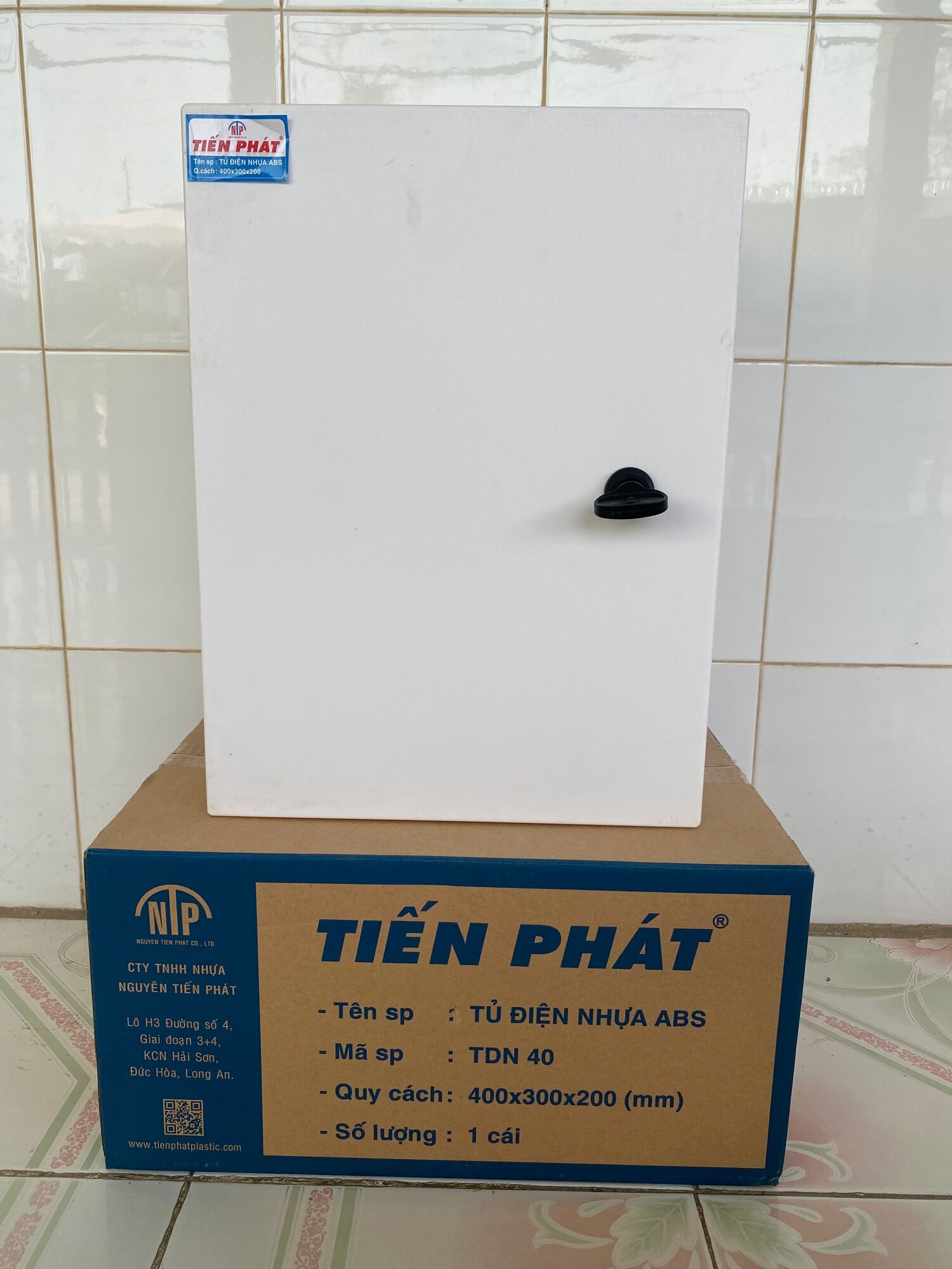 Tủ điện nhựa abs ngoài trời – tủ điện lắp nổi tiến phát nhiều kích thước 200x200mm, 300x200mm, 400x300mm