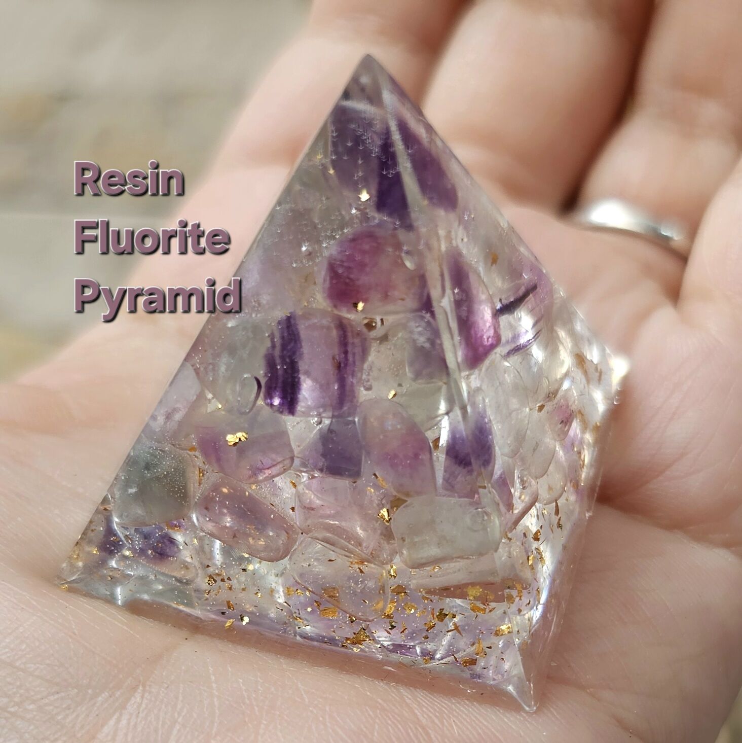 2205103 Kim tự tháp Fluorite, kim tự tháp thạch anh tím, cạnh 4cm, kim tự tháp đá phong thủy may mắn, kim tự tháp năng lượng Crystal, resin handmade. Light, kim tự tháp may mắn đá tự nhiên