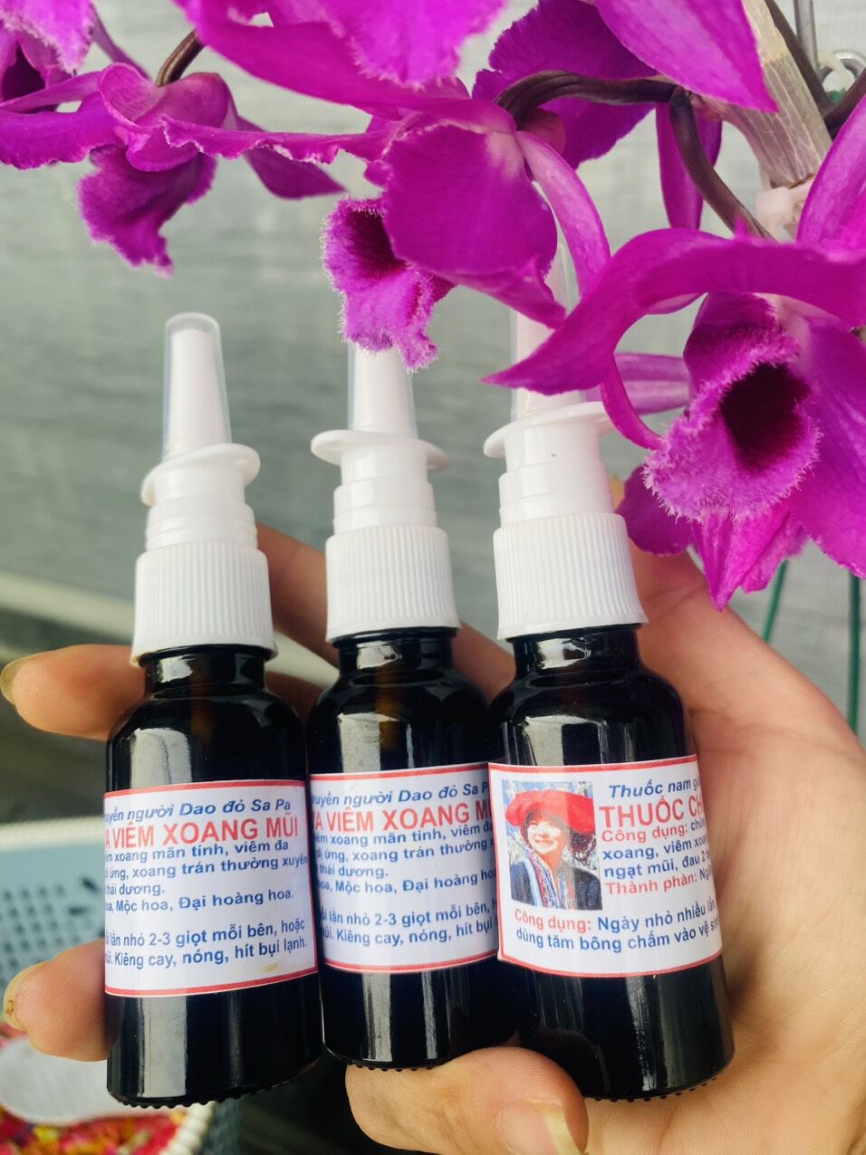 Xịt xoang người Dao đỏ,xịt xoang thảo dược gia truyền sapa,xịt xoang lọ thủy tinh hàng loại 1