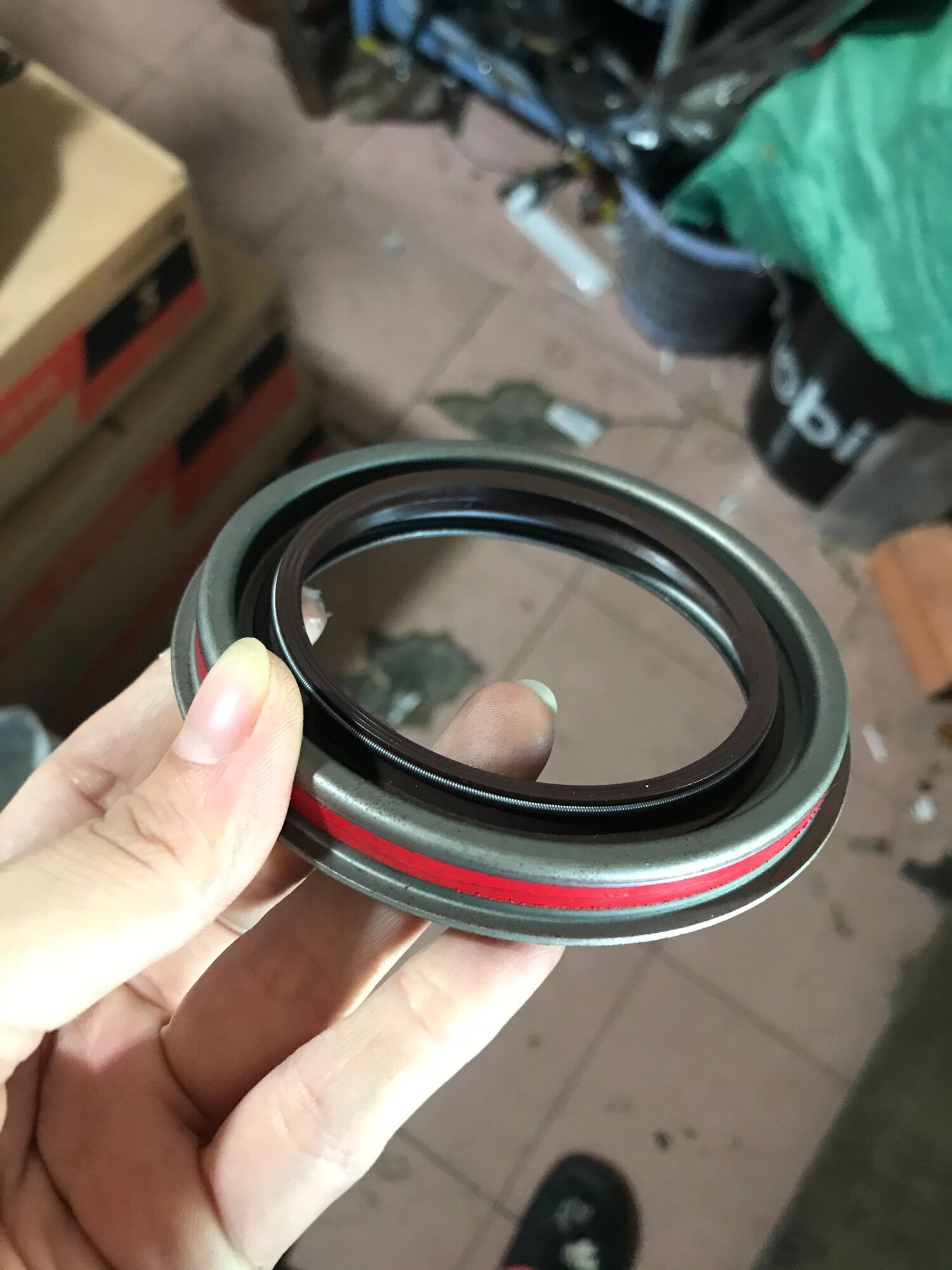 [HCM]Phớt Bánh Sau Ford Transit 2008-2020