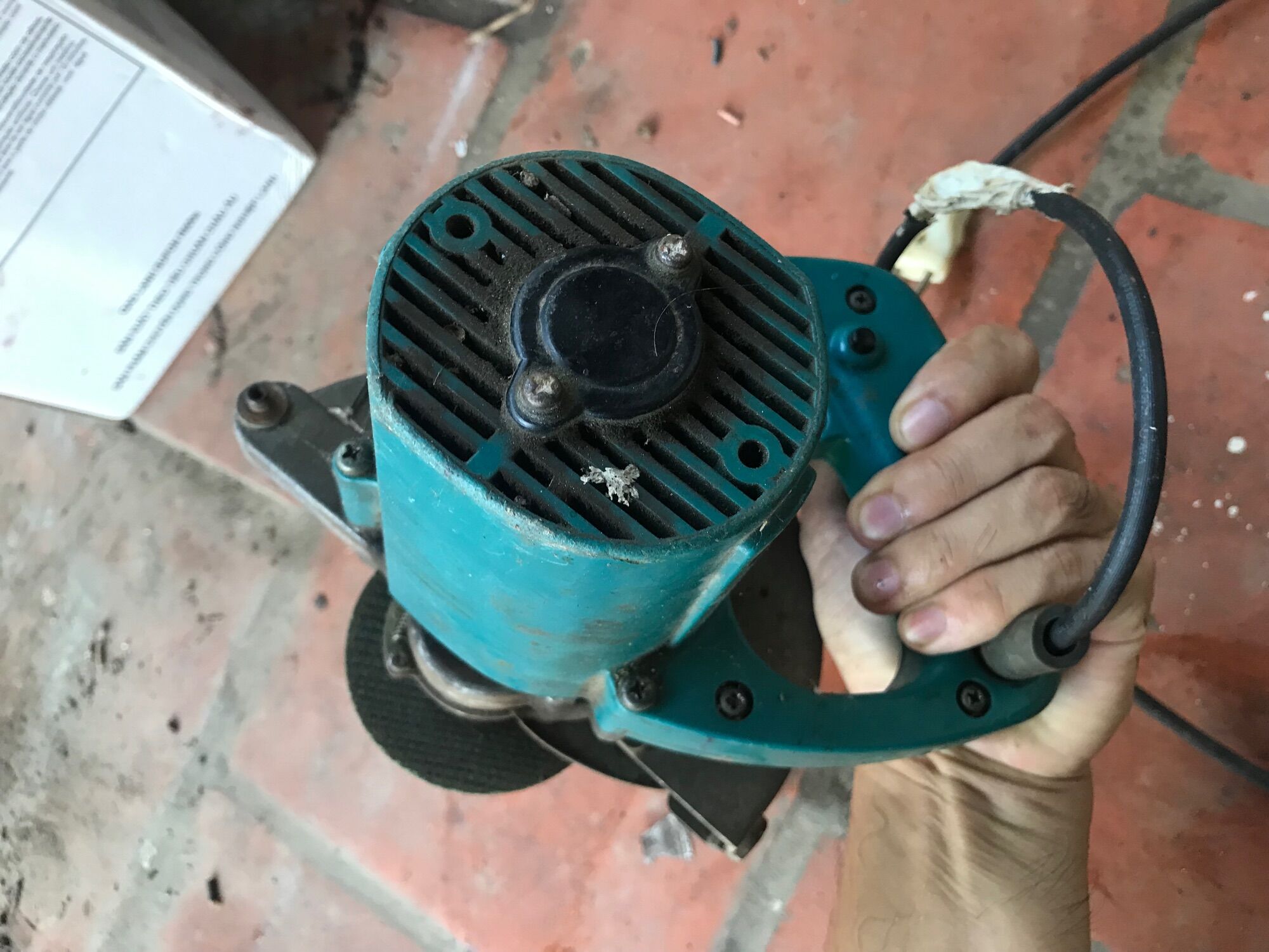 Máy cắt makita nhật bãi 100 v dùng ngon