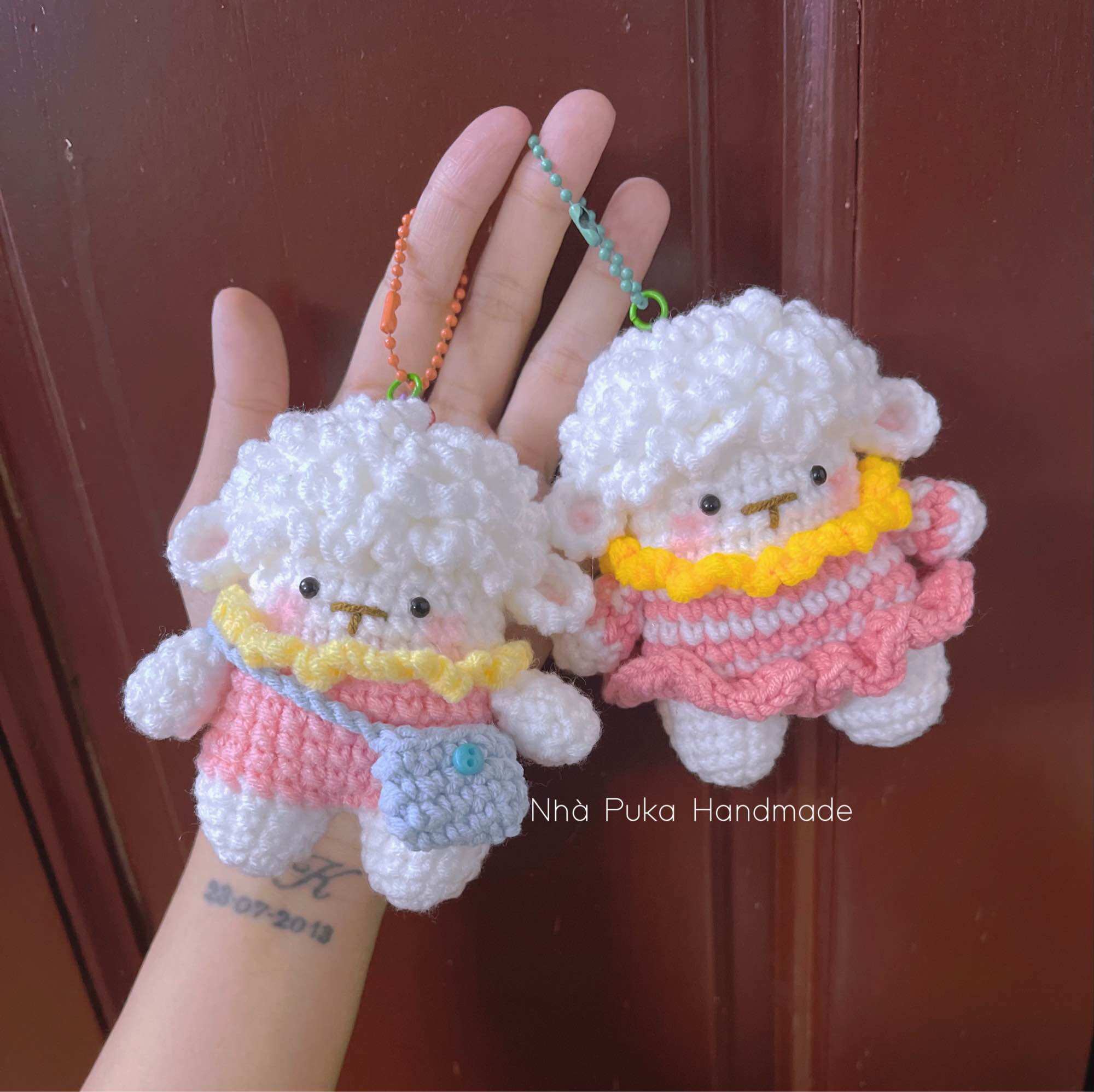 Móc khoá cừu bằng len handmade được chọn màu