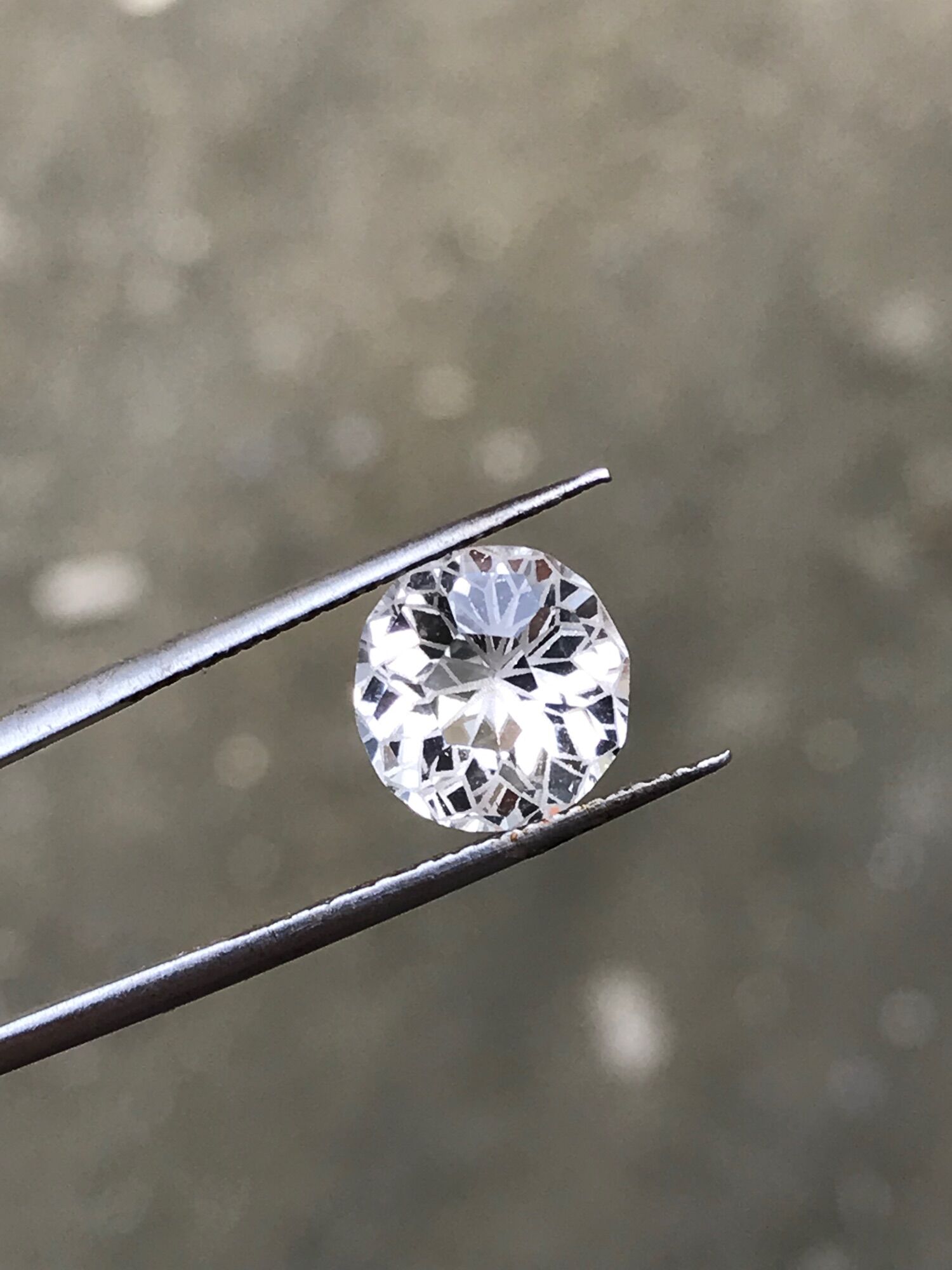 Đá topaz tự nhiên (kt 9 mm) lên nhẫn nam , nữ……. , đá phong thuỷ