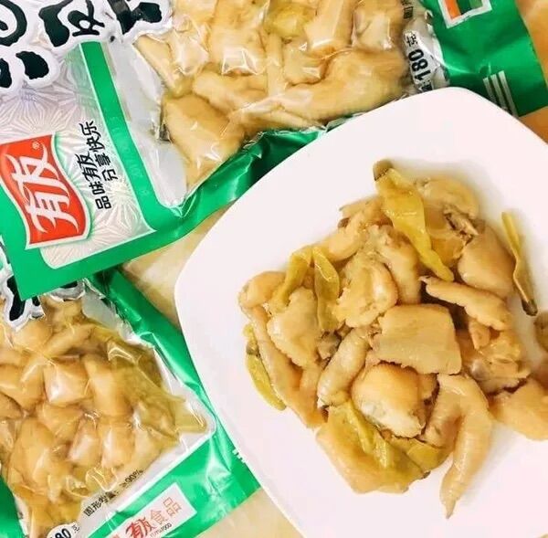 CHÂN GÀ CAY YUYU 100G GÓI XANH