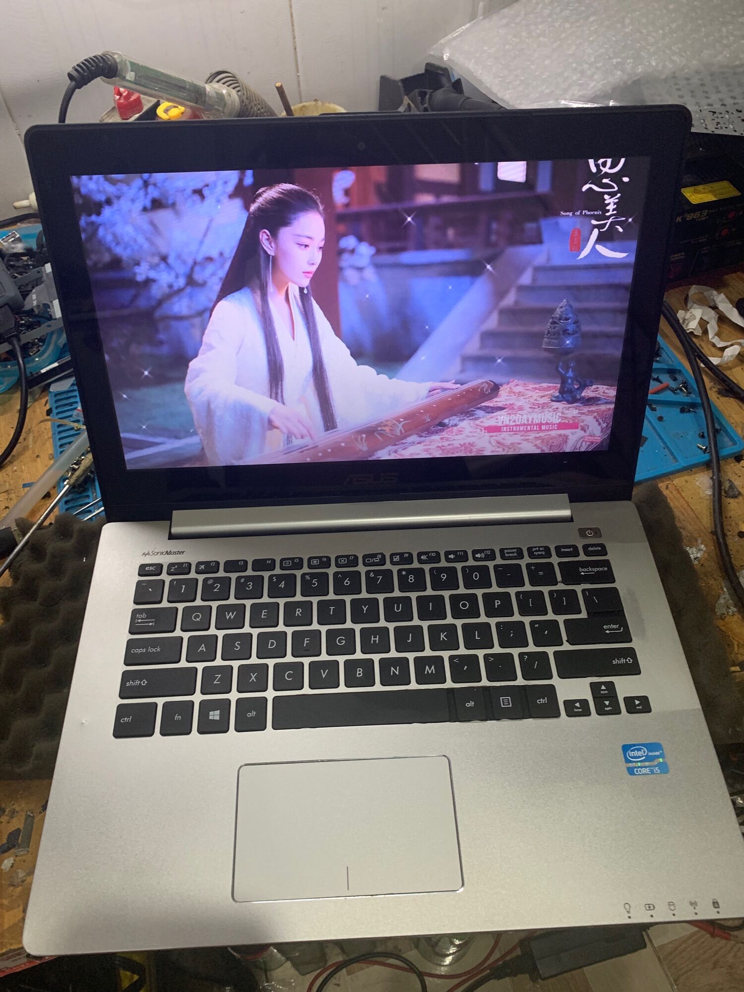 Asus