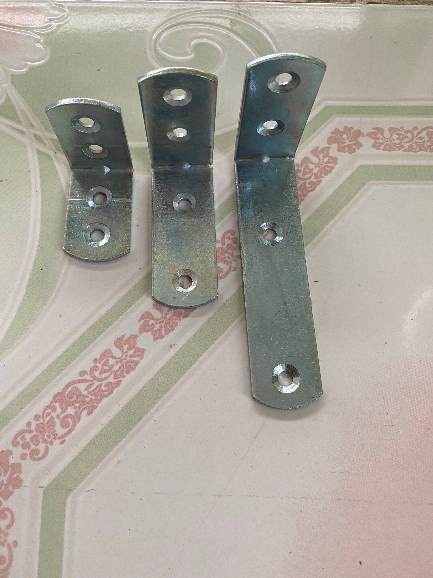 Combo 2 cái ke góc vuông, bát sắt đủ kích cỡ