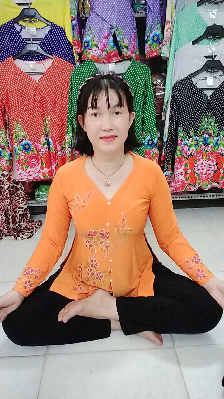 Bà Ba đính đá con công CÓ kèm quần