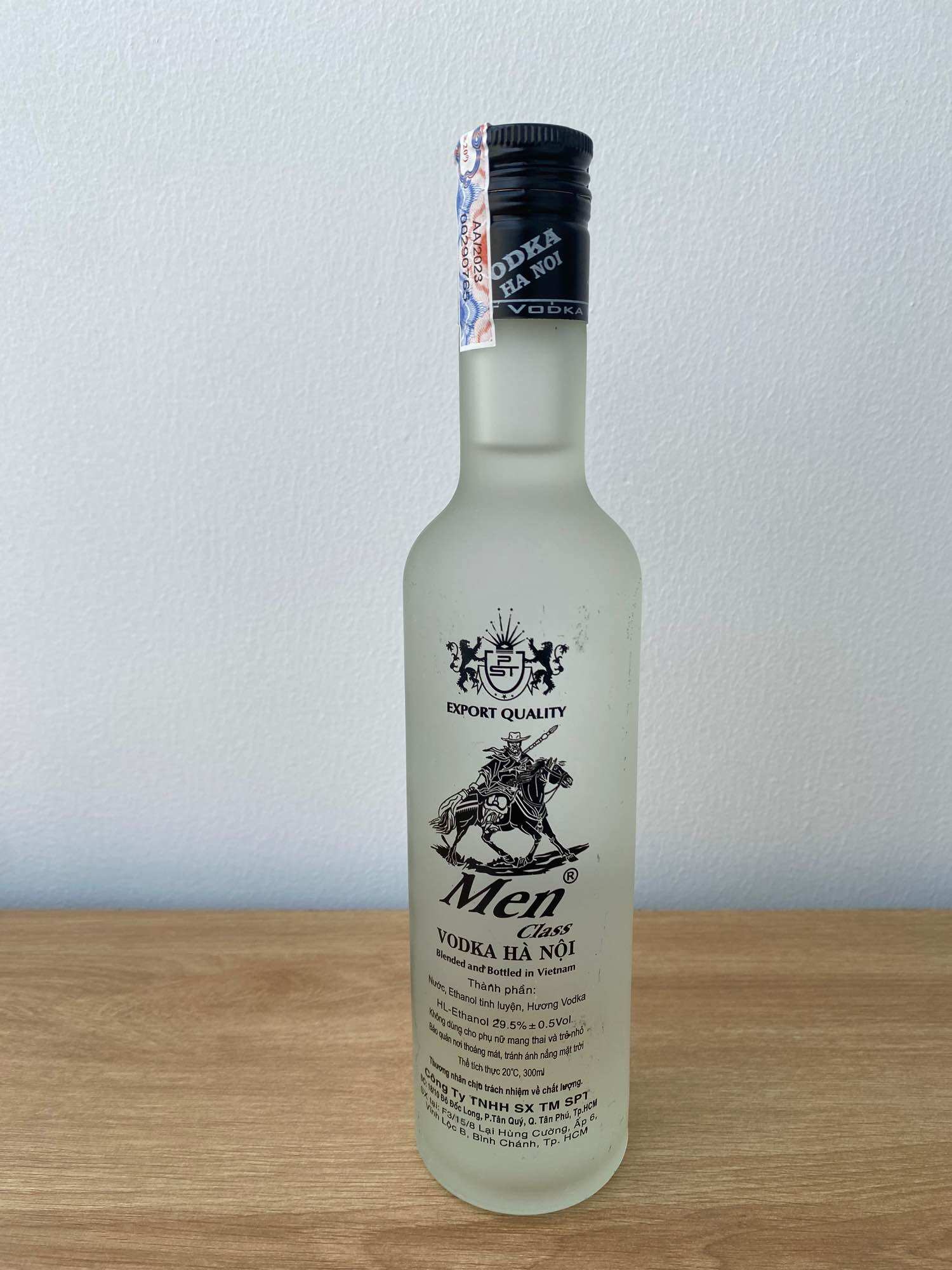 Vodka Hà Nội MEN CLASS 29.5% 300ml - Chai Nhỏ Mờ- Sương mù