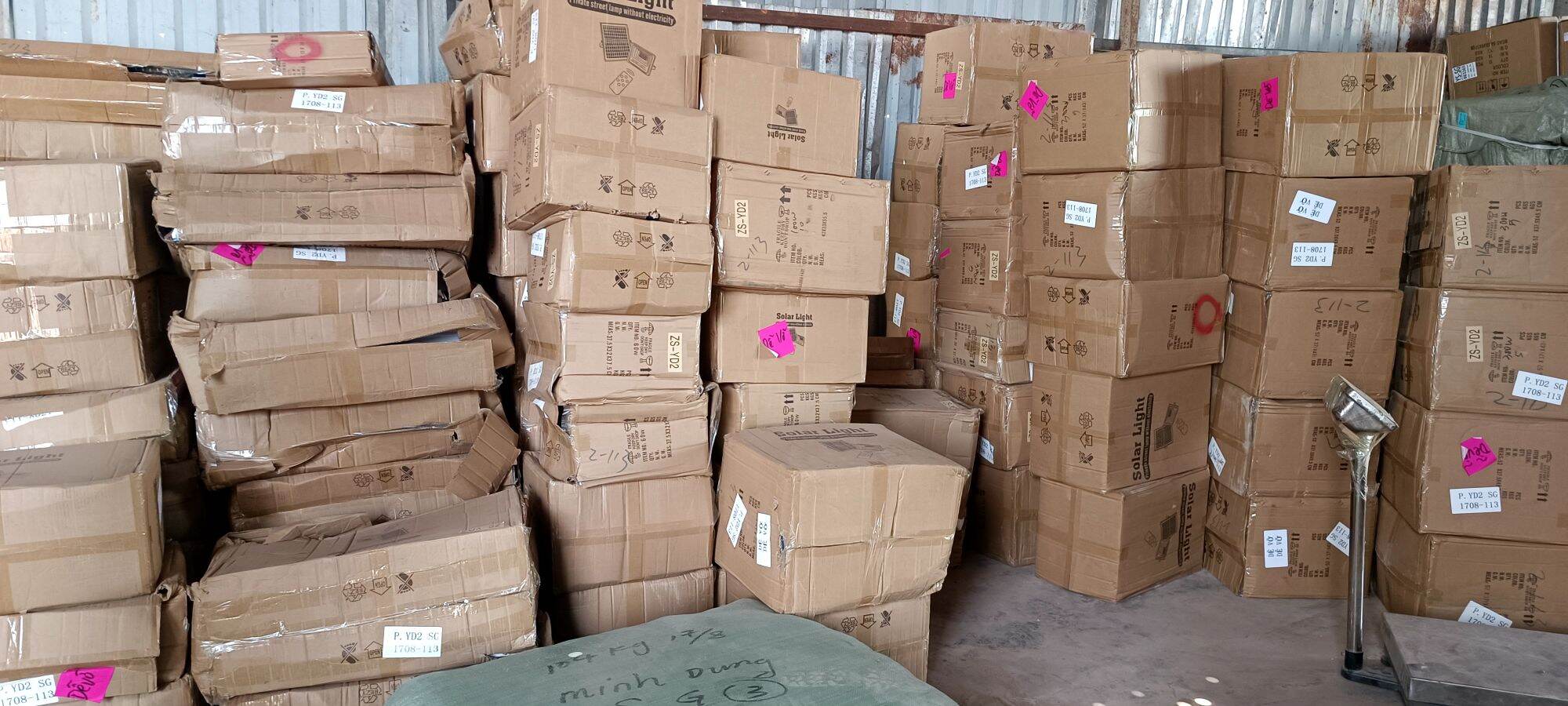 Đèn Năng Lượng Mặt Trời M220