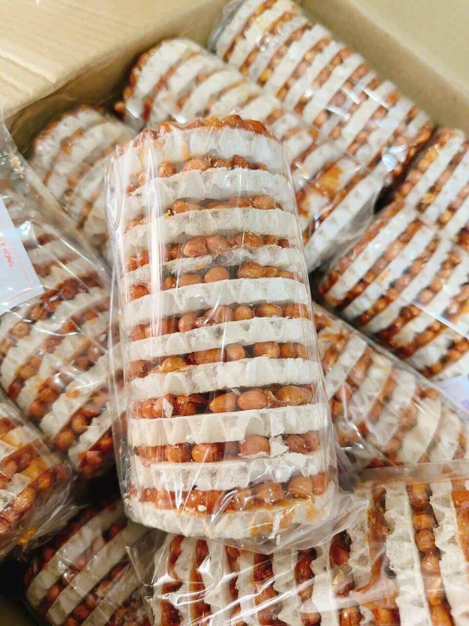 Kẹo đậu phộng bánh tráng cây 250g( 10 miếng )