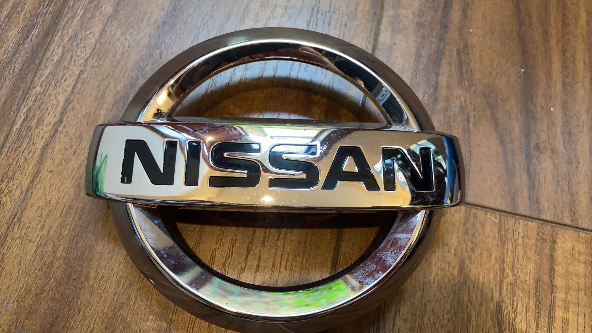 LOGO NISSAN SUNNY CHÍNH HÃNG