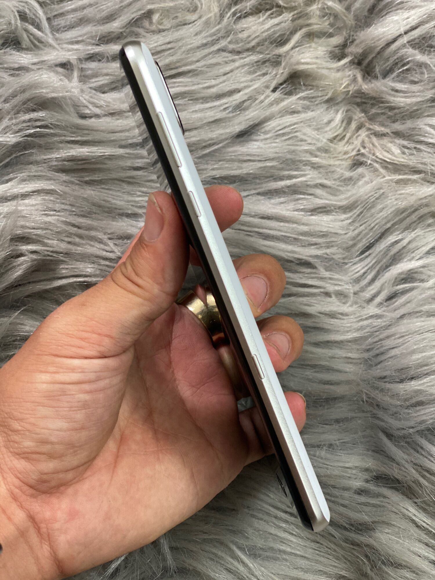 Điện thoại Sharp R3 Ram 6/128 Snap 855 Đẹp keng