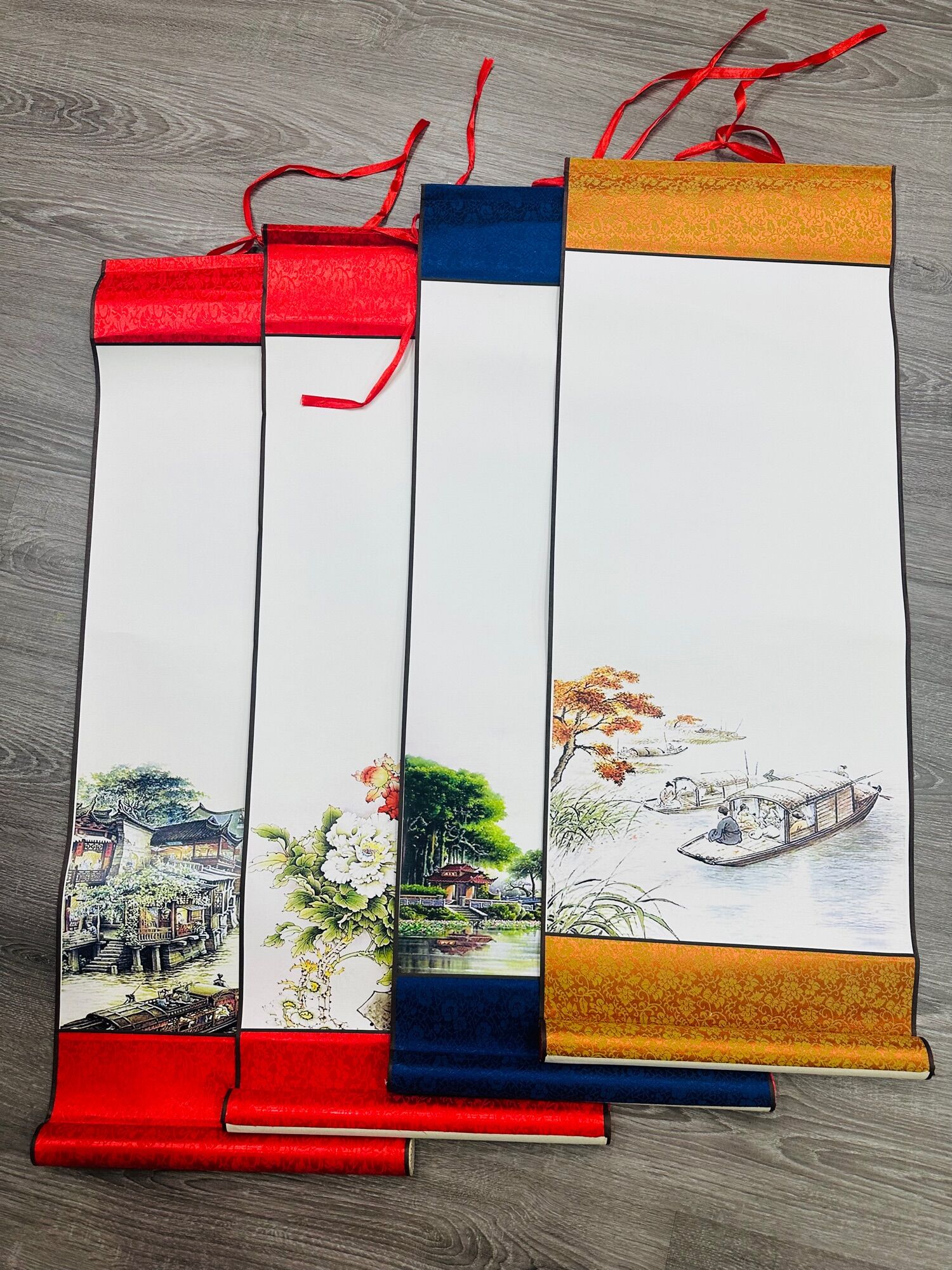 Biểu lụa viết thư pháp..Có hình nền sẵnKích thước 27x80cm