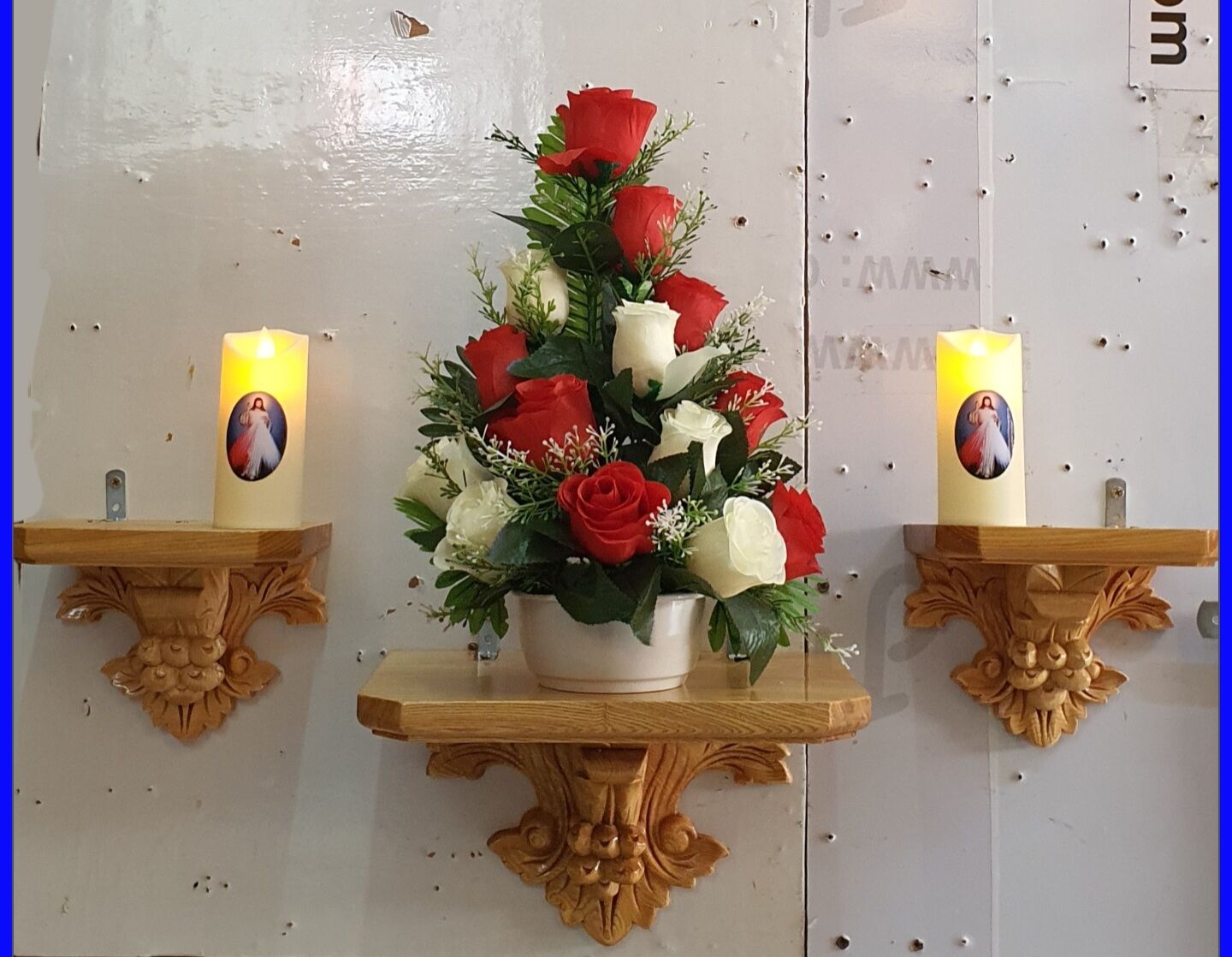 bàn thờ chúa gỗ pơmu