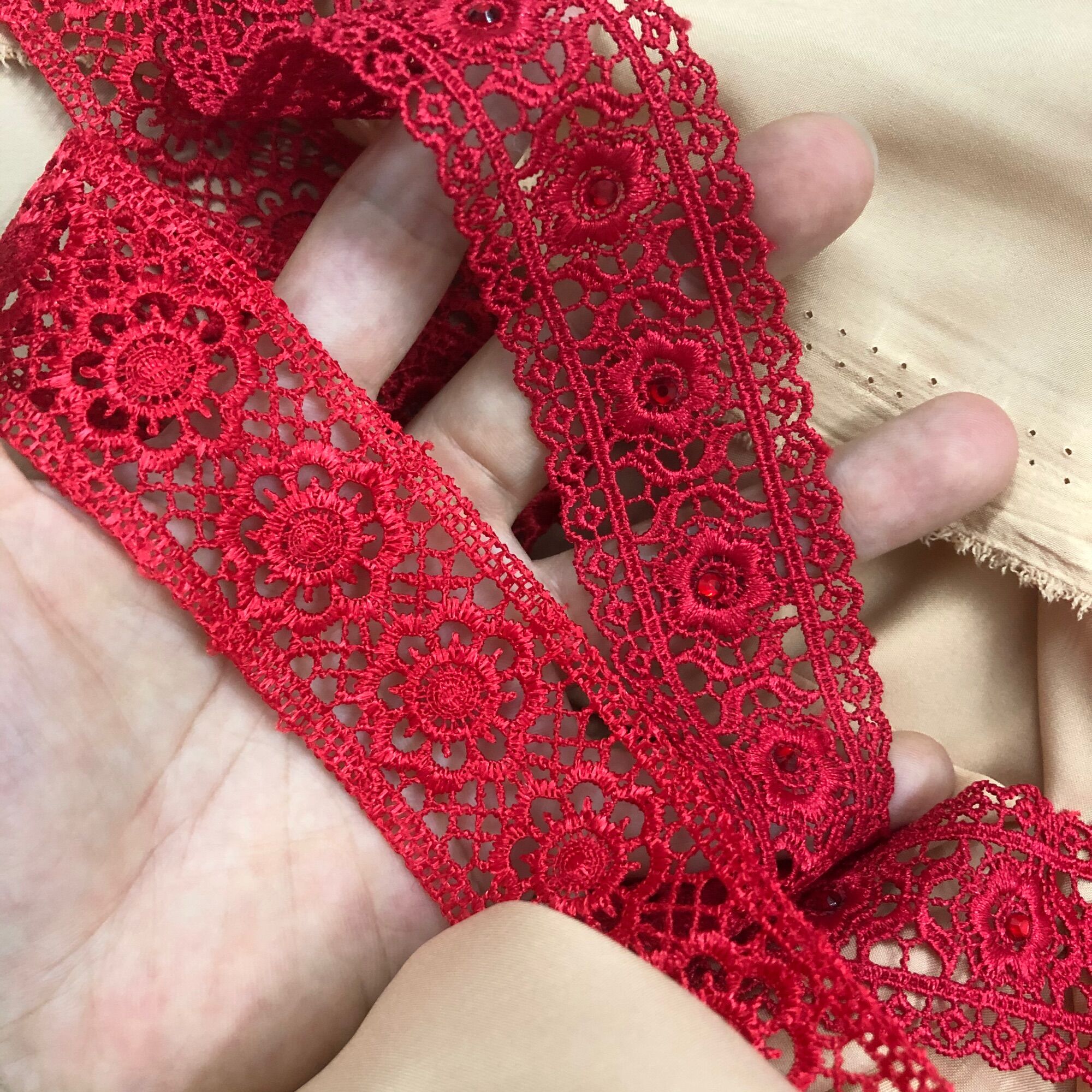 Vải ren viền trang trí màu đỏ các kích thước