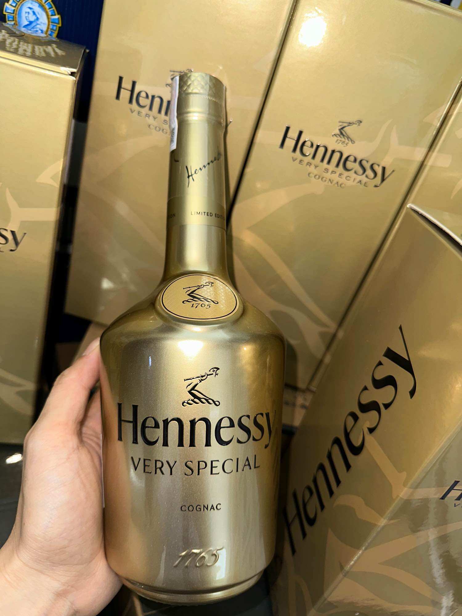 HENNESSY VS LIMITED SPECIAL GOLD - TẾT 2024