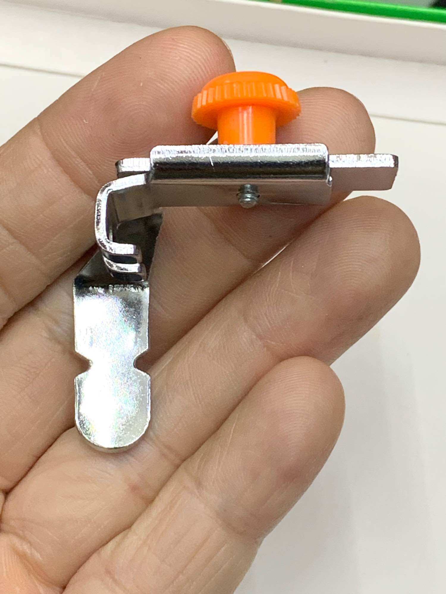 Chân vịt máy gia đình con bướm may dây kéo