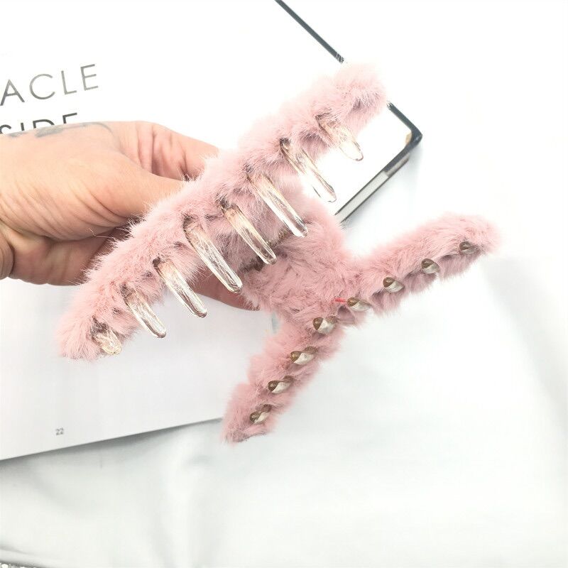 Kẹp tóc càng cua phối lông phong cách Hàn Quốc nữ tính