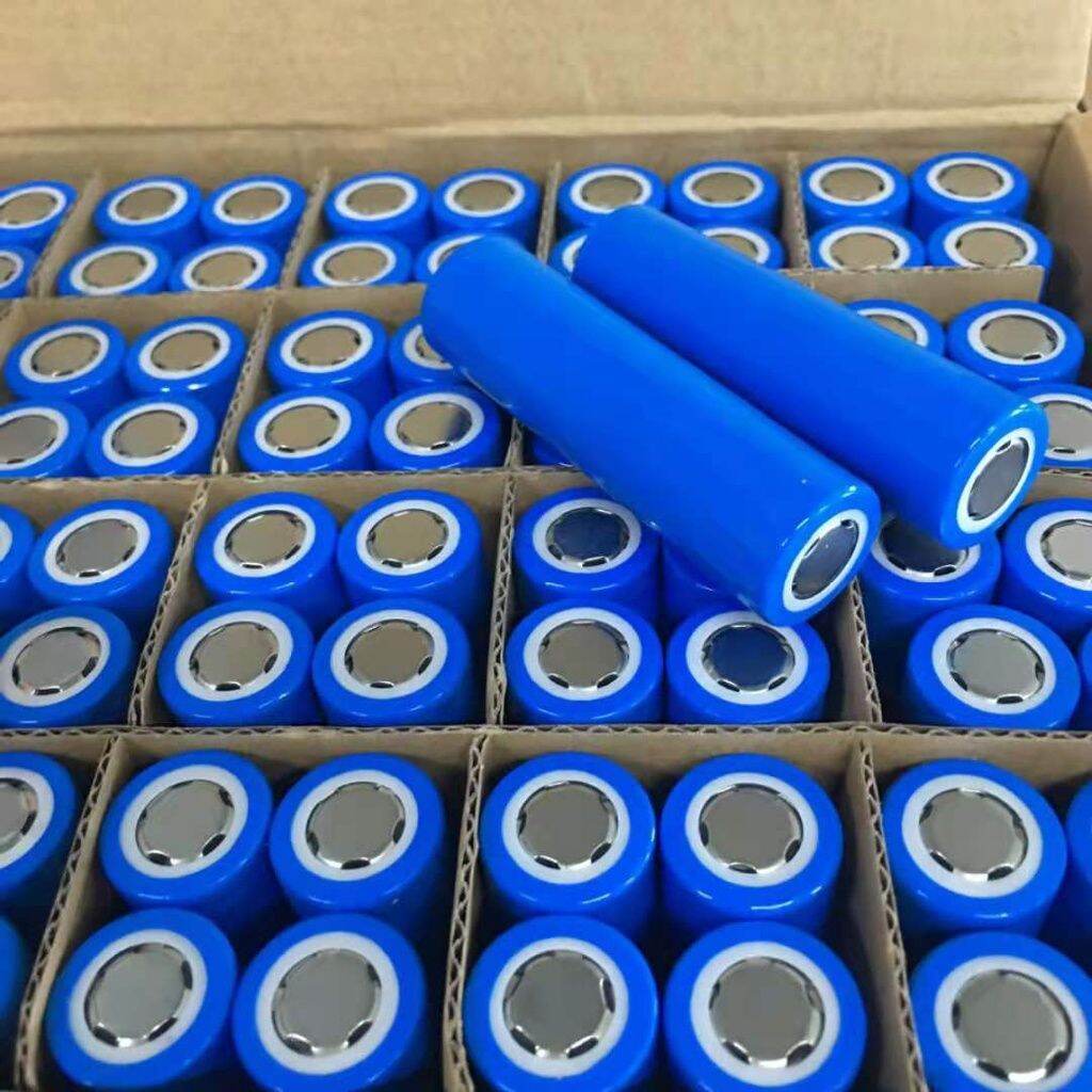8 viên Pin sạc 18650 hồng ,tím,đỏ,xanh mới 100% dùng cho quạt sạc đèn pin máy nghe pháp