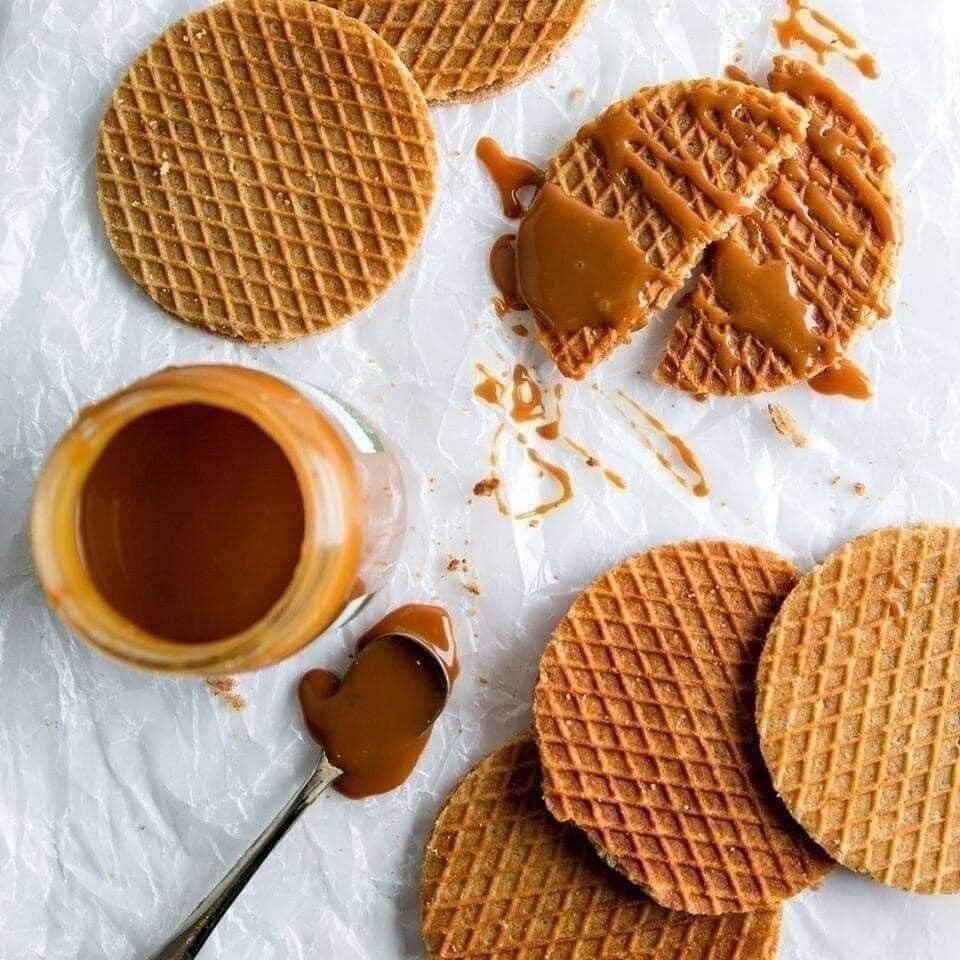 🌸 bánh quế nướng original stroopwafels toasted waffles filled with caramel.