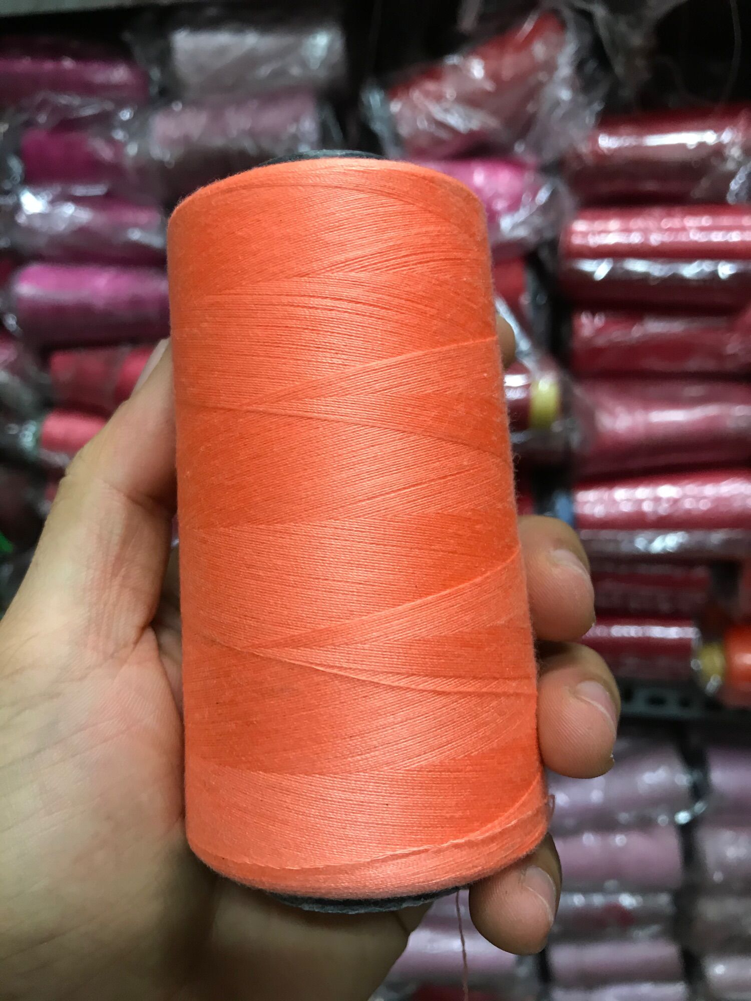 [HCM]Chỉ may màu cam hồng 40/2 - mã 110