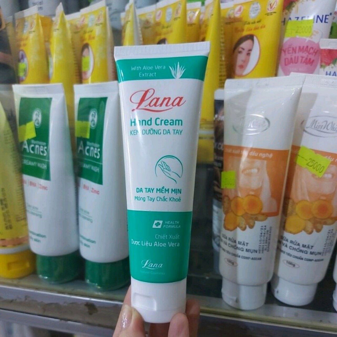Kem dưỡng da tay LANA 80G