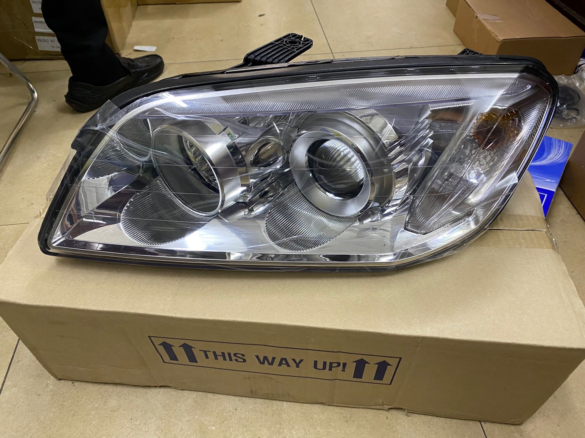 Đèn pha xịn Captival Gm:96626971