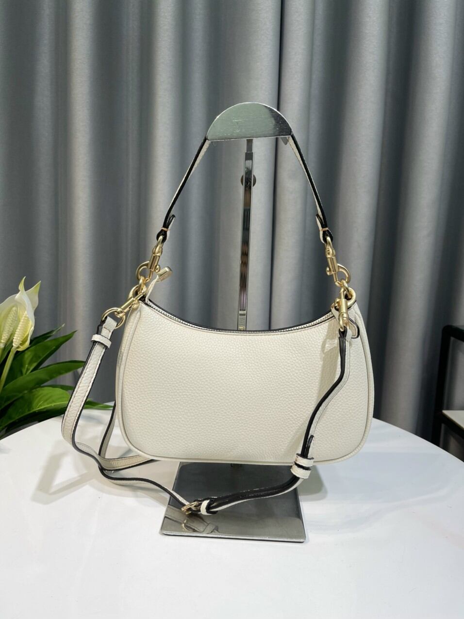 Coach X Peanuts Teri Shoulder kẹp nách sang chảnh
