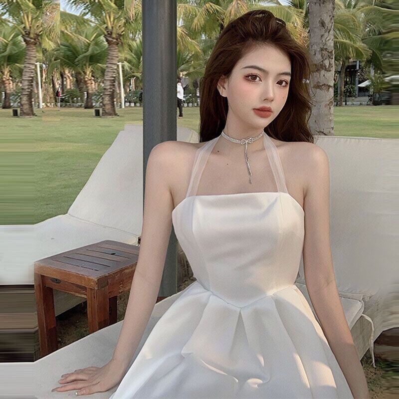 Đầm trắng công chúa thắt nơ lưng sexy