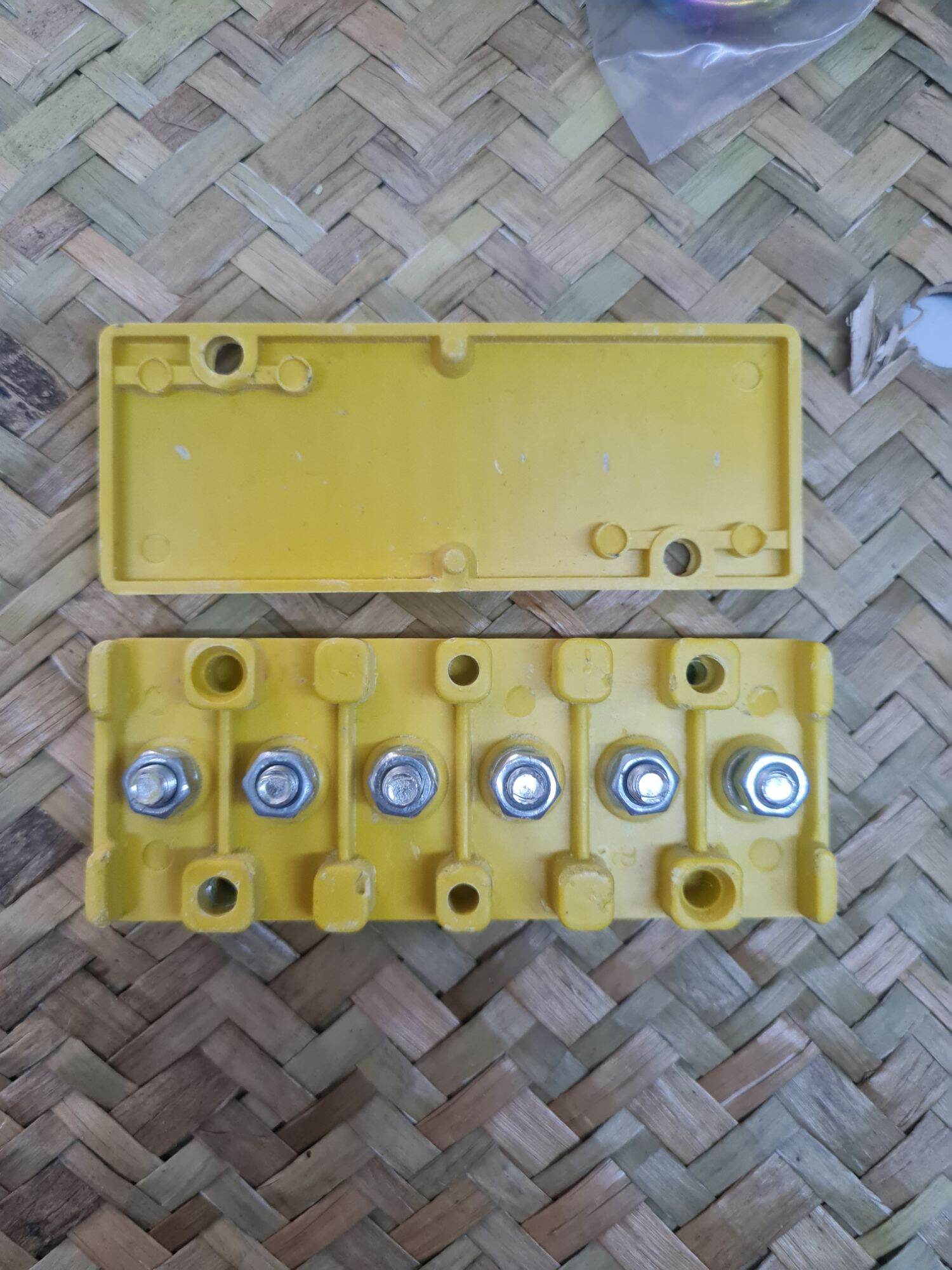 Cầu nối dây động cơ với Ic xe điện có ốc