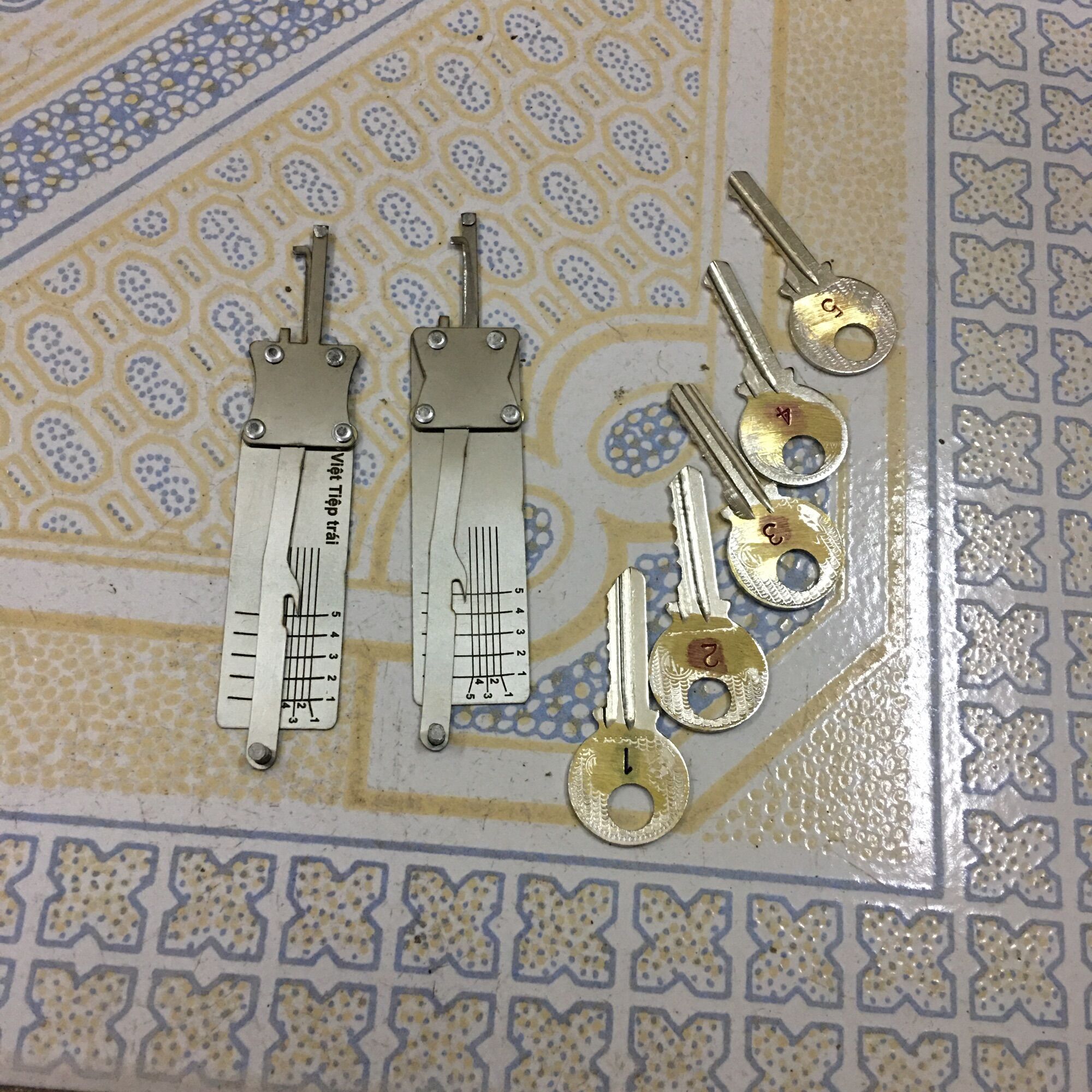 2 cây đo bi khoá v tiệp c8-c10
